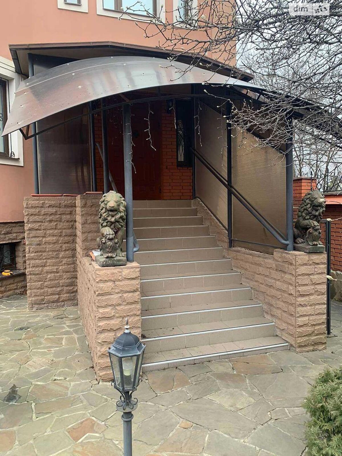 трехэтажный дом, 250 кв. м, кирпич. Продажа в Харькове район Шатиловка фото 1 трехэтажный дом, 250 кв. м, кирпич. Продажа в Харькове район Шатиловка фото 1