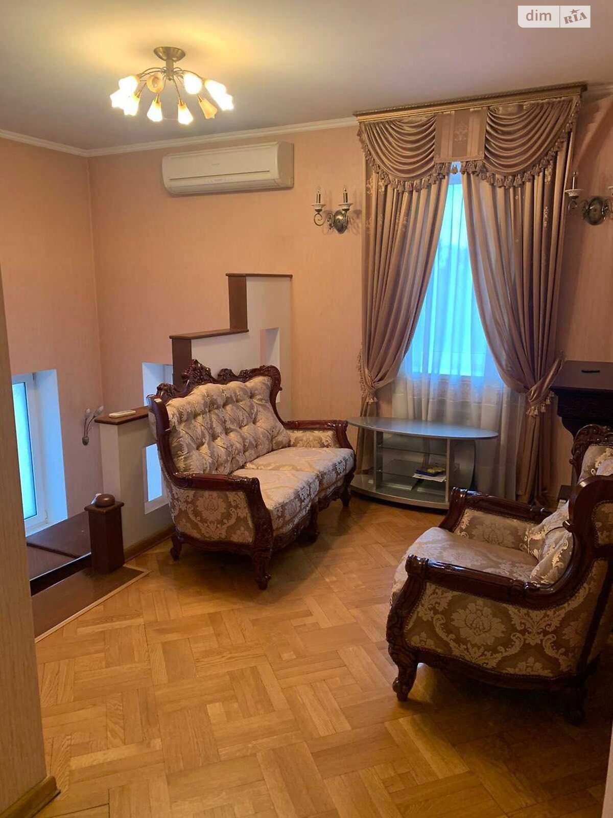 трехэтажный дом, 250 кв. м, кирпич. Продажа в Харькове район Шатиловка фото 1 трехэтажный дом, 250 кв. м, кирпич. Продажа в Харькове район Шатиловка фото 1