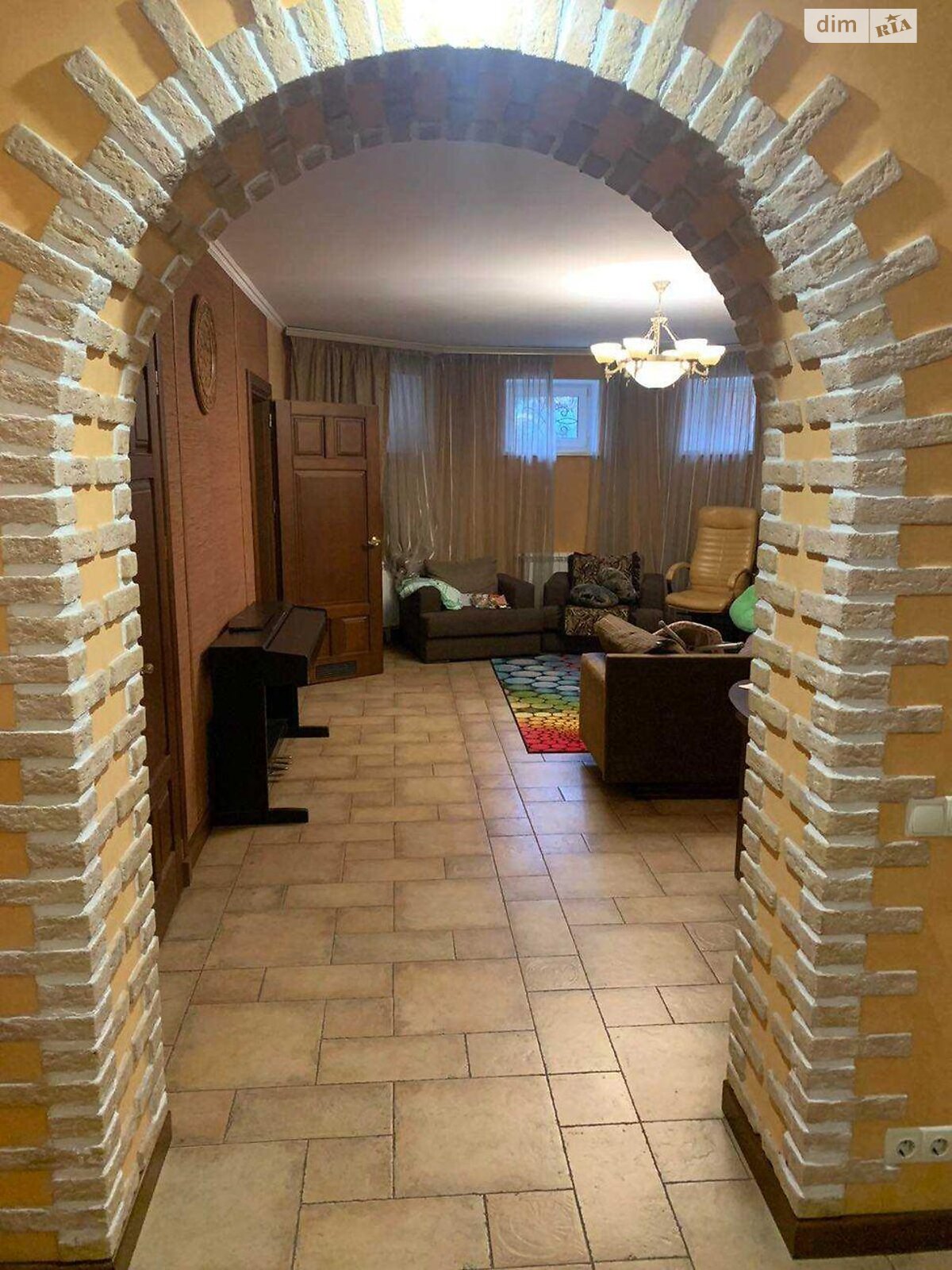 трехэтажный дом, 250 кв. м, кирпич. Продажа в Харькове район Шатиловка фото 1 трехэтажный дом, 250 кв. м, кирпич. Продажа в Харькове район Шатиловка фото 1