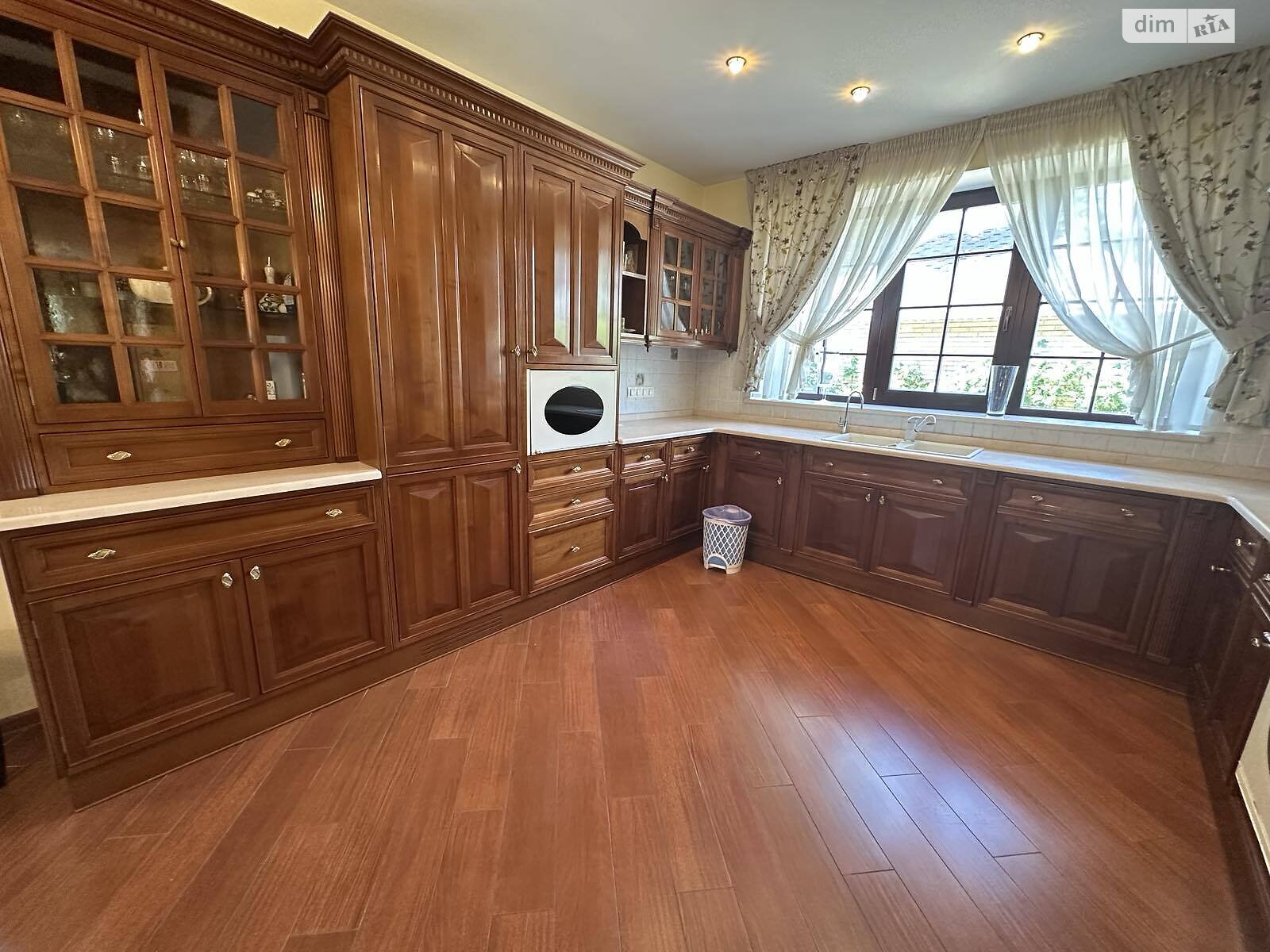 двухэтажный дом с верандой, 200 кв. м, кирпич. Продажа в Харькове район Шатиловка фото 1 двухэтажный дом с верандой, 200 кв. м, кирпич. Продажа в Харькове район Шатиловка фото 1