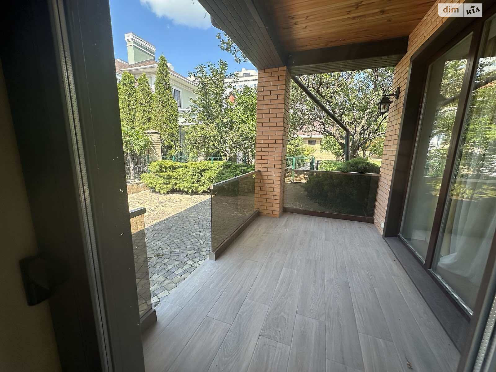 двухэтажный дом с верандой, 200 кв. м, кирпич. Продажа в Харькове район Шатиловка фото 1 двухэтажный дом с верандой, 200 кв. м, кирпич. Продажа в Харькове район Шатиловка фото 1