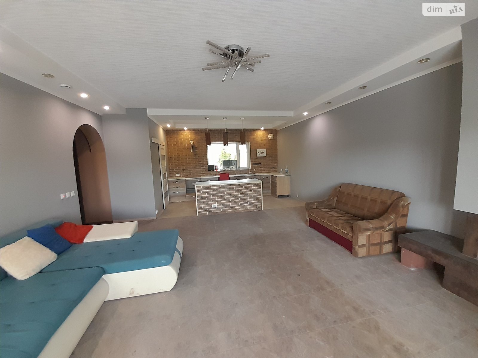 одноэтажный дом с ремонтом, 120 кв. м, кирпич. Продажа в Циркунах фото 1