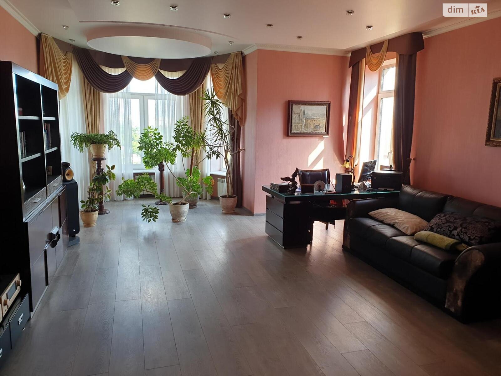 триповерховий будинок, 600 кв. м, кирпич. Продаж в Харкові, район Шишковка фото 1 триповерховий будинок, 600 кв. м, кирпич. Продаж в Харкові, район Шишковка фото 1