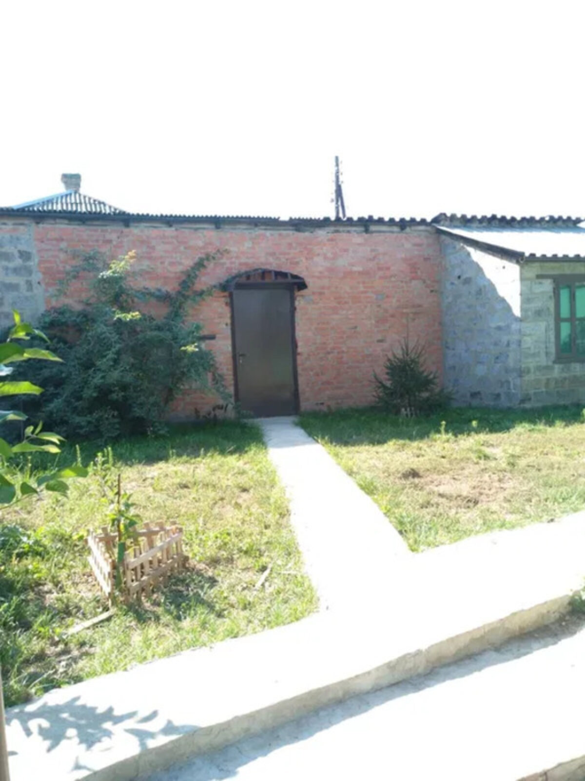 одноэтажный дом с верандой, 65 кв. м, кирпич. Продажа в Харькове фото 1 одноэтажный дом с верандой, 65 кв. м, кирпич. Продажа в Харькове фото 1