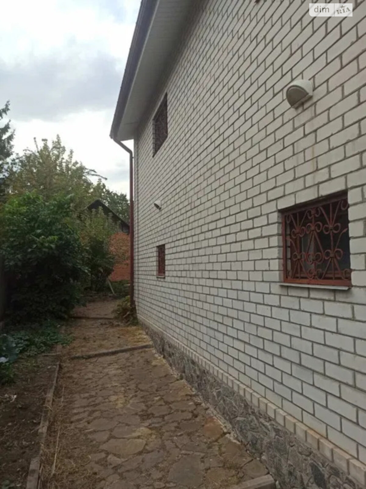 двухэтажный дом с гаражом, 250 кв. м, кирпич. Продажа в Харькове фото 1 двухэтажный дом с гаражом, 250 кв. м, кирпич. Продажа в Харькове фото 1