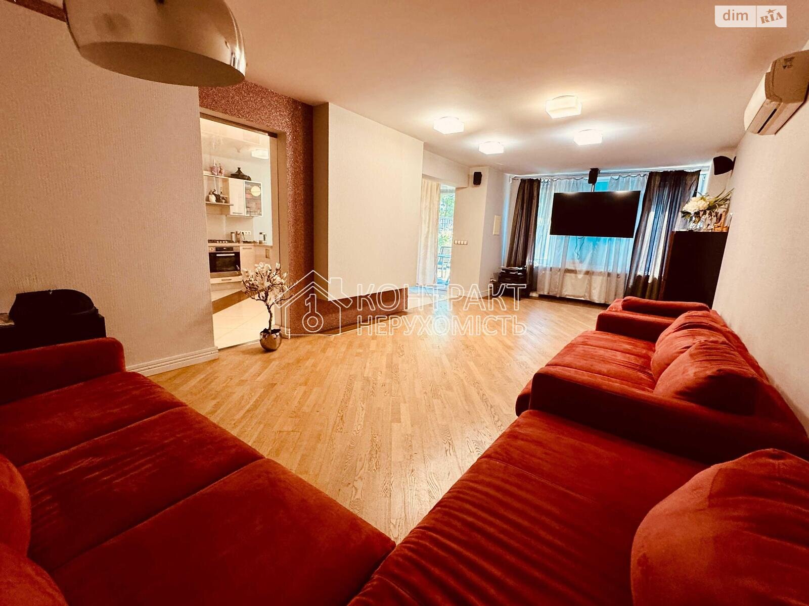 триповерховий будинок, 380 кв. м, кирпич. Продаж в Харкові, район Велика Данилівка фото 1 триповерховий будинок, 380 кв. м, кирпич. Продаж в Харкові, район Велика Данилівка фото 1