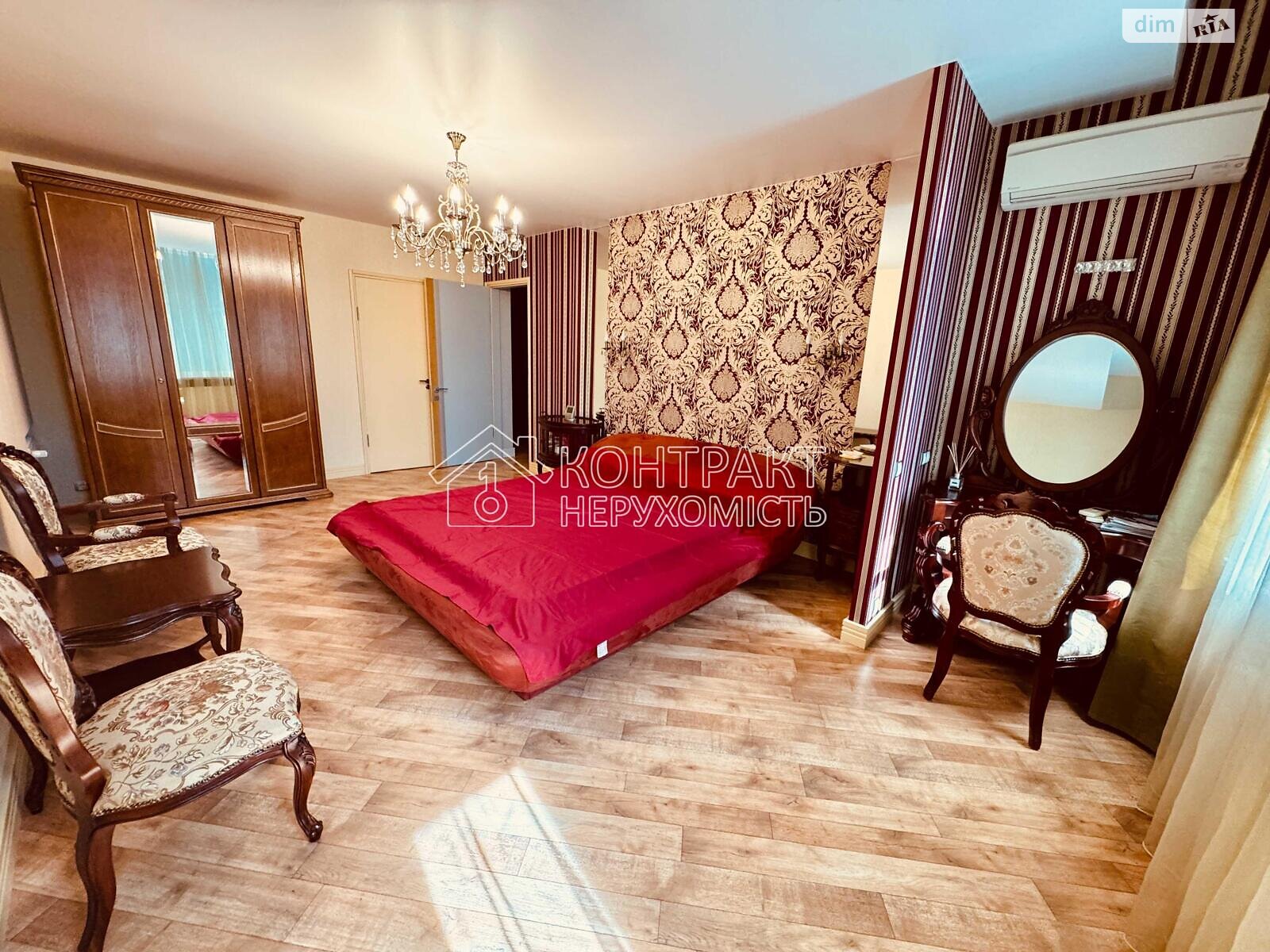 триповерховий будинок, 380 кв. м, кирпич. Продаж в Харкові, район Велика Данилівка фото 1 триповерховий будинок, 380 кв. м, кирпич. Продаж в Харкові, район Велика Данилівка фото 1