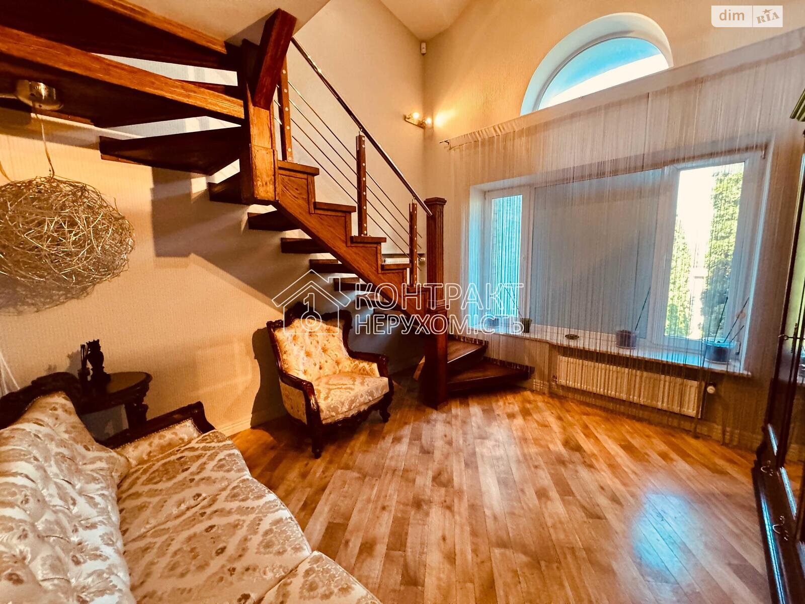 триповерховий будинок, 380 кв. м, кирпич. Продаж в Харкові, район Велика Данилівка фото 1 триповерховий будинок, 380 кв. м, кирпич. Продаж в Харкові, район Велика Данилівка фото 1