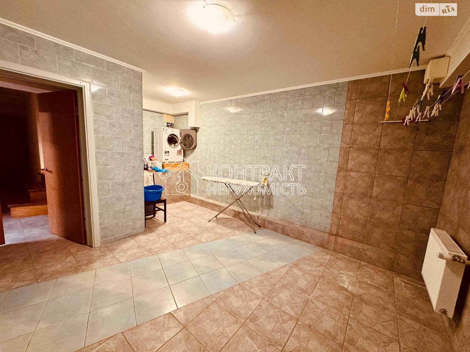 триповерховий будинок, 380 кв. м, кирпич. Продаж в Харкові, район Велика Данилівка фото 1 триповерховий будинок, 380 кв. м, кирпич. Продаж в Харкові, район Велика Данилівка фото 1