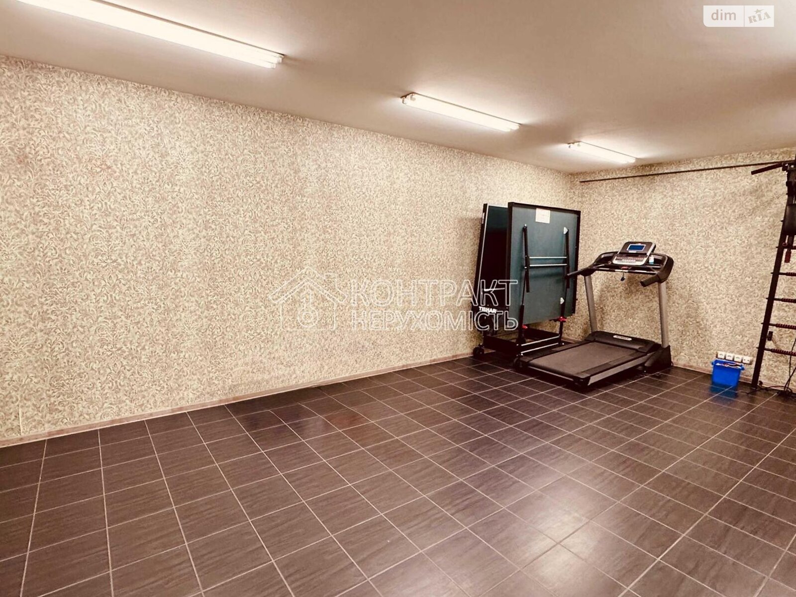 триповерховий будинок, 380 кв. м, кирпич. Продаж в Харкові, район Велика Данилівка фото 1 триповерховий будинок, 380 кв. м, кирпич. Продаж в Харкові, район Велика Данилівка фото 1