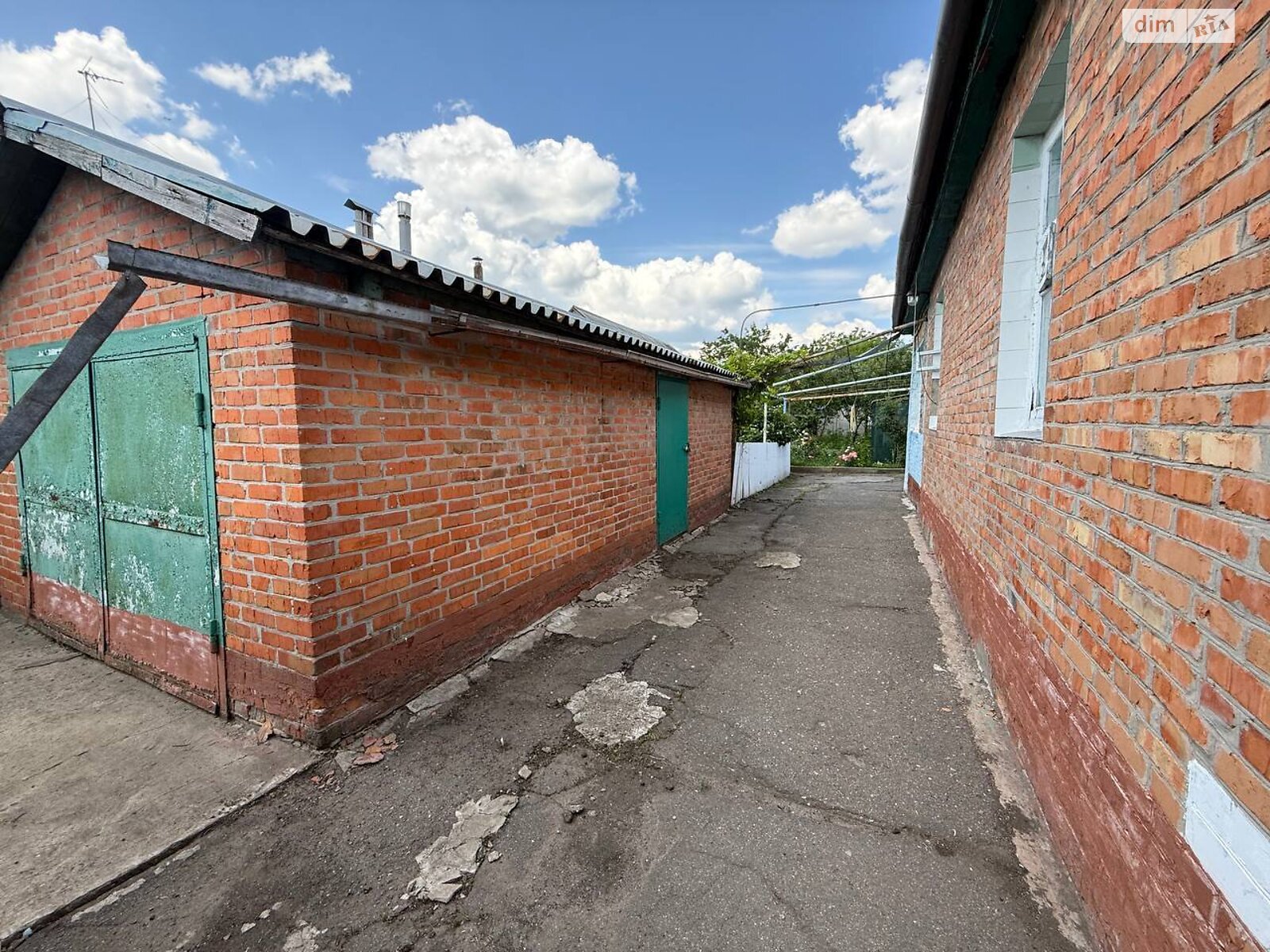 одноповерховий будинок з гаражем, 67.2 кв. м, цегла. Продаж в Харкові, район Східний фото 1 одноповерховий будинок з гаражем, 67.2 кв. м, цегла. Продаж в Харкові, район Східний фото 1
