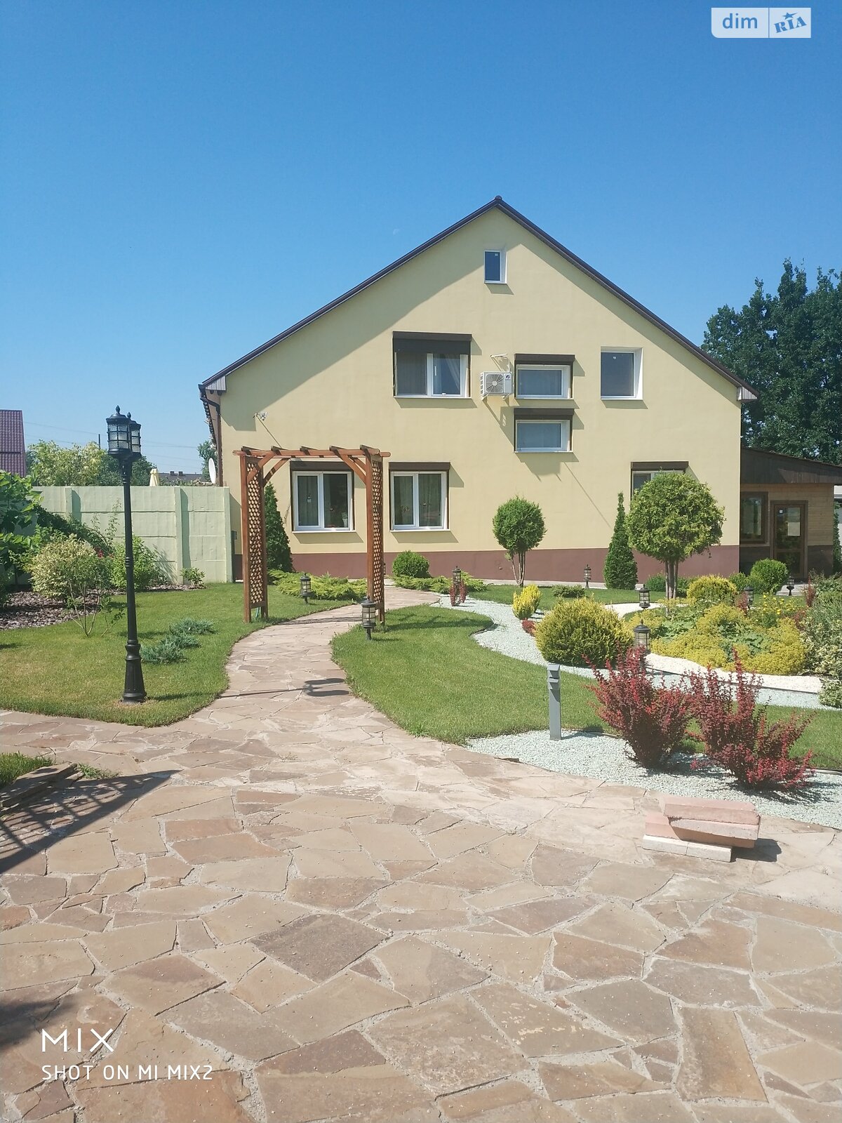 двухэтажный дом с гаражом, 240 кв. м, кирпич. Продажа в Харькове фото 1 двухэтажный дом с гаражом, 240 кв. м, кирпич. Продажа в Харькове фото 1