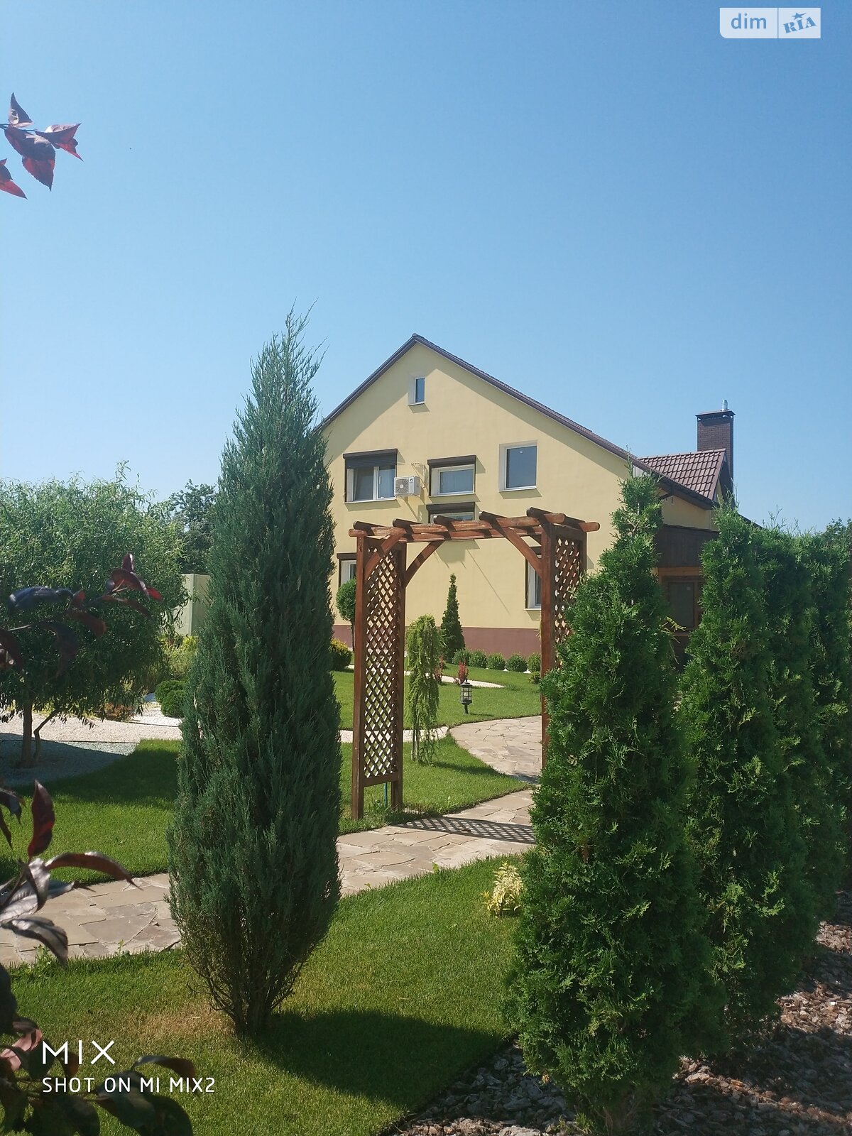двухэтажный дом с гаражом, 240 кв. м, кирпич. Продажа в Харькове фото 1 двухэтажный дом с гаражом, 240 кв. м, кирпич. Продажа в Харькове фото 1