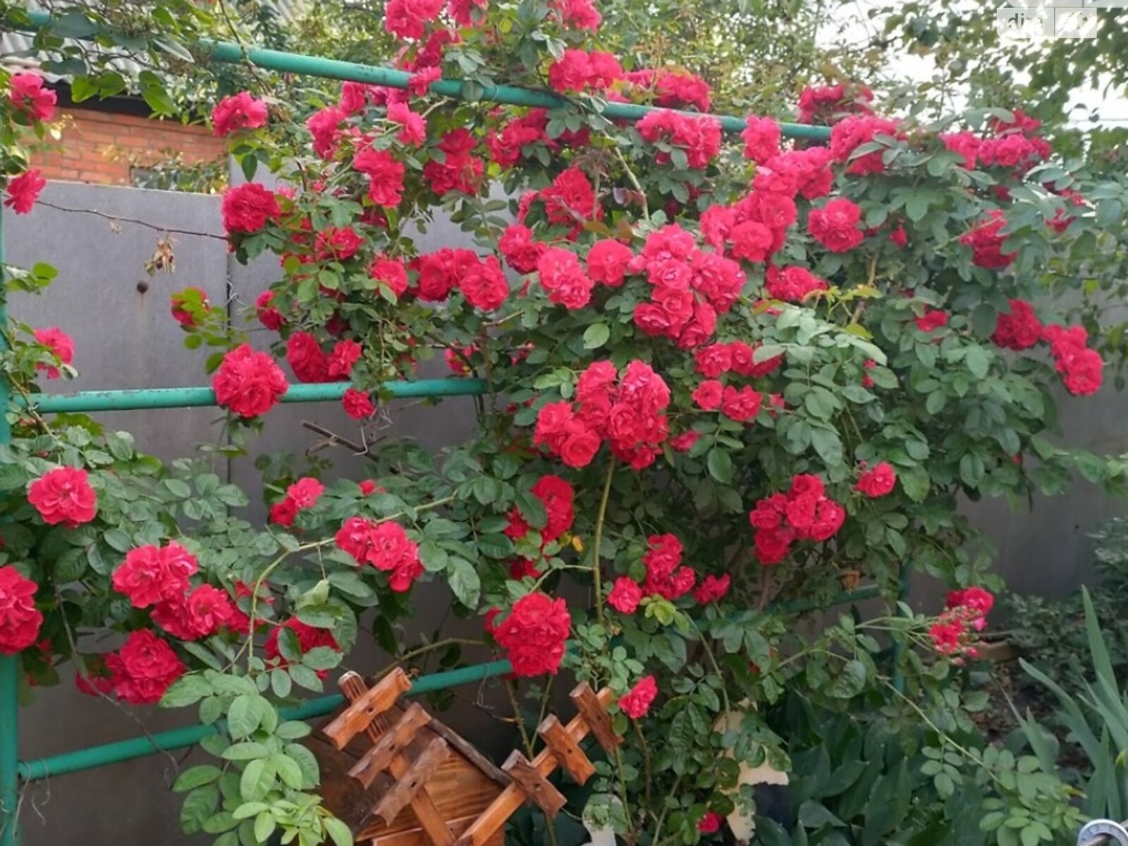 двоповерховий будинок з гаражем, 100 кв. м, цегла. Продаж у Харкові фото 1 двоповерховий будинок з гаражем, 100 кв. м, цегла. Продаж у Харкові фото 1
