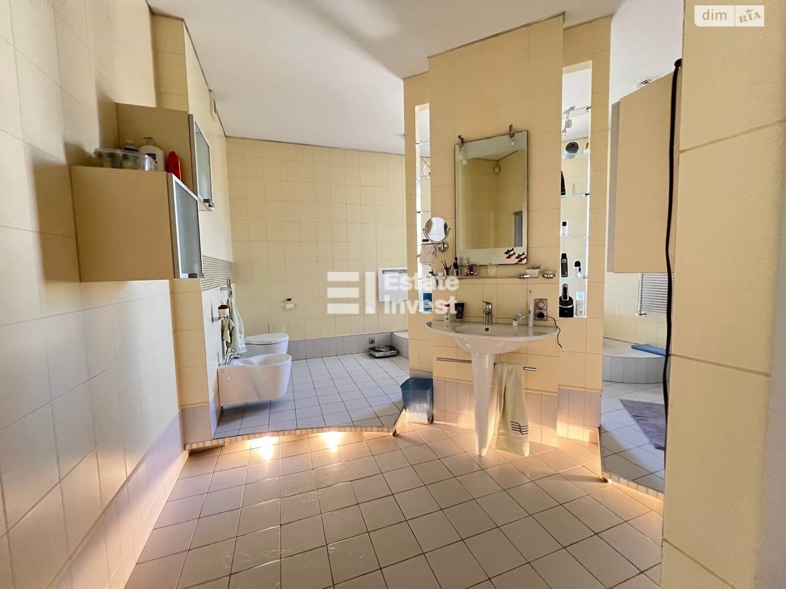 двоповерховий будинок з гаражем, 298 кв. м, цегла. Продаж у Харкові фото 1 двоповерховий будинок з гаражем, 298 кв. м, цегла. Продаж у Харкові фото 1