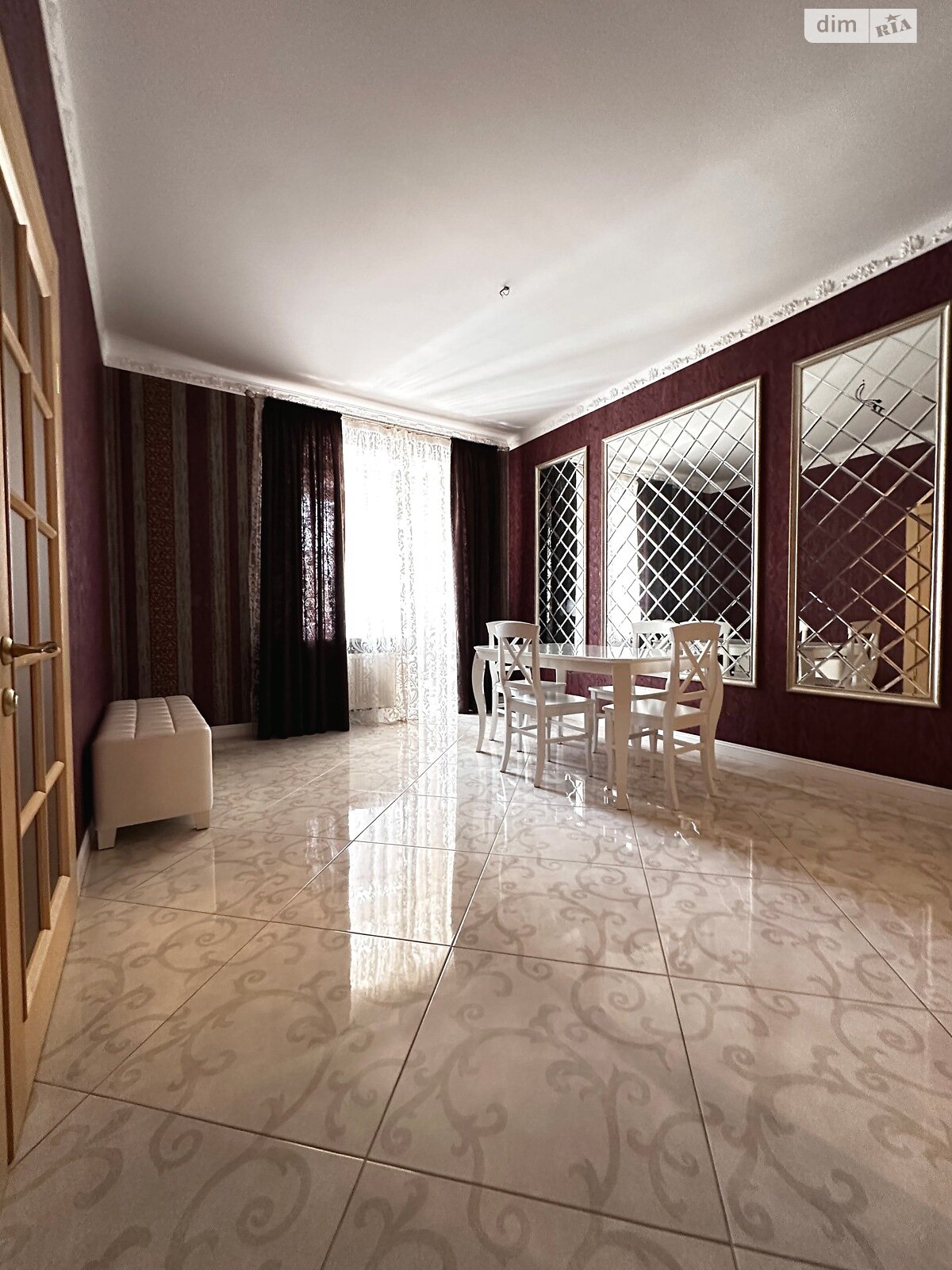 двухэтажный дом с верандой, 578 кв. м, инкерманский камень. Продажа в Херсоне район Днепровский фото 1 двухэтажный дом с верандой, 578 кв. м, инкерманский камень. Продажа в Херсоне район Днепровский фото 1