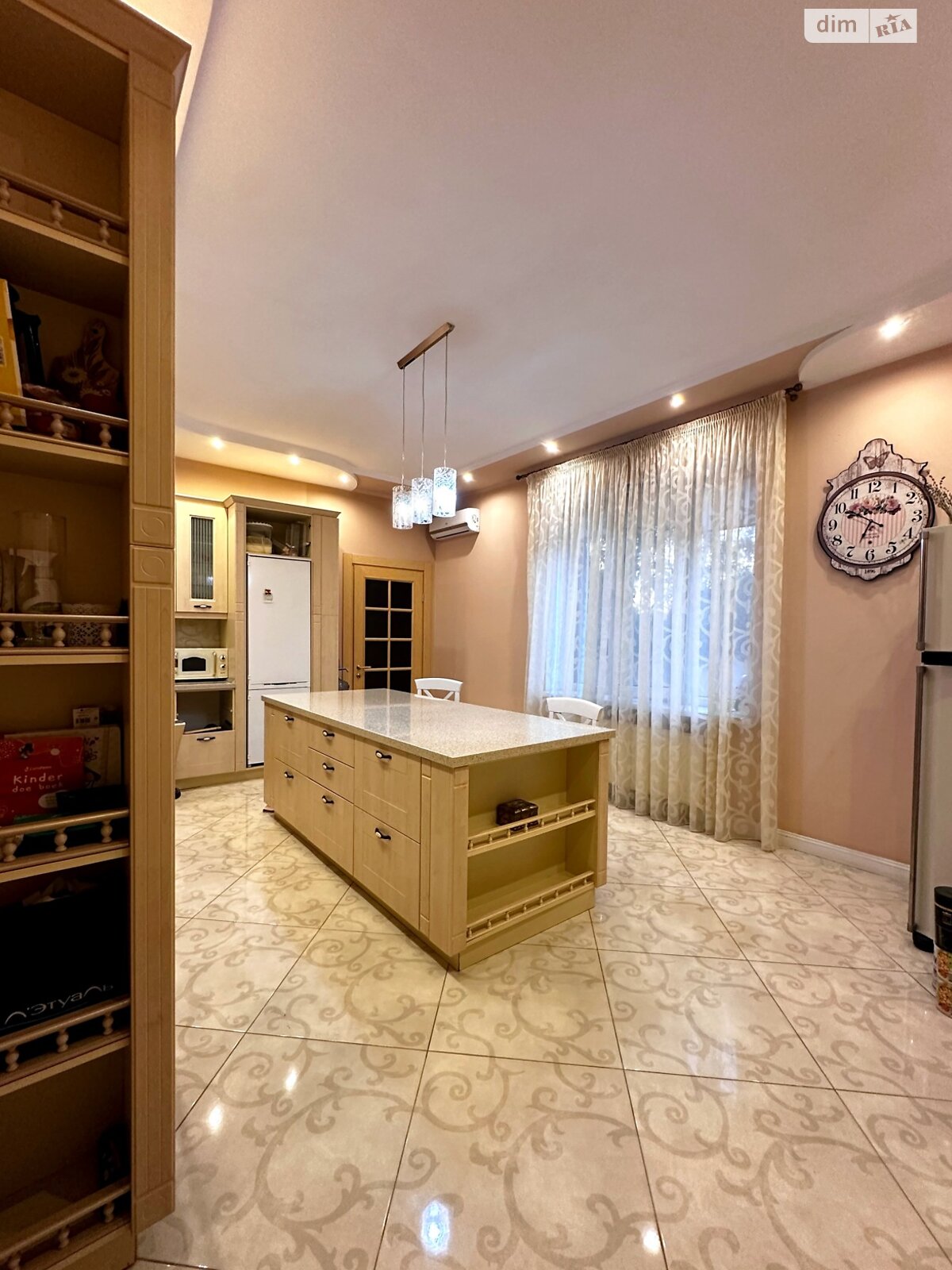 двухэтажный дом с верандой, 578 кв. м, инкерманский камень. Продажа в Херсоне район Днепровский фото 1 двухэтажный дом с верандой, 578 кв. м, инкерманский камень. Продажа в Херсоне район Днепровский фото 1