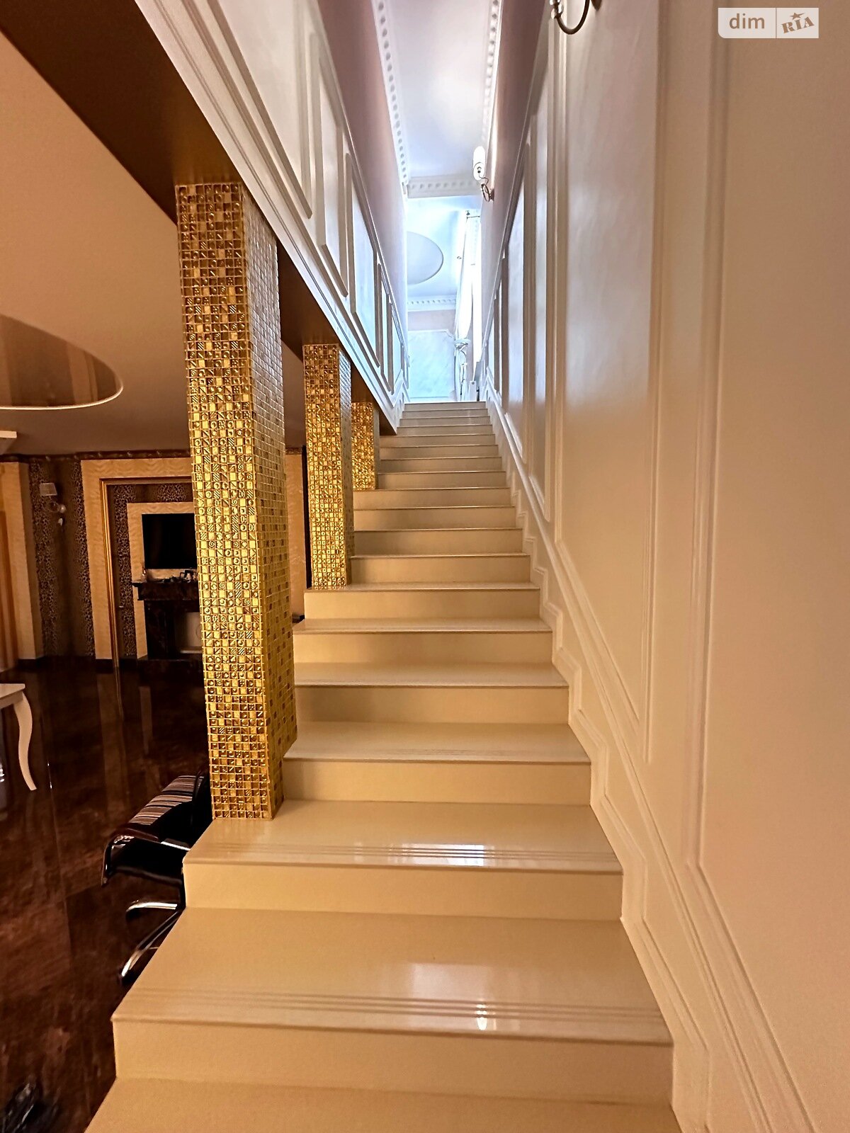 двухэтажный дом с верандой, 578 кв. м, инкерманский камень. Продажа в Херсоне район Днепровский фото 1 двухэтажный дом с верандой, 578 кв. м, инкерманский камень. Продажа в Херсоне район Днепровский фото 1