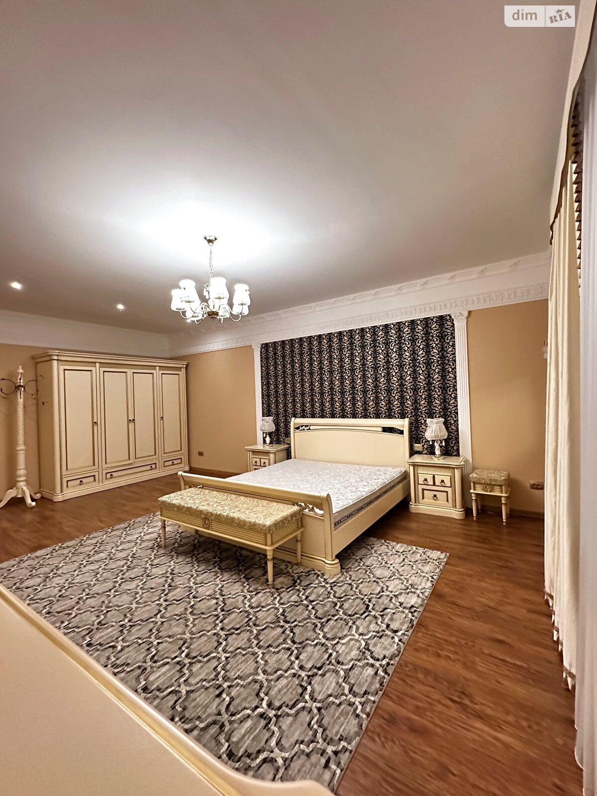 двухэтажный дом с верандой, 578 кв. м, инкерманский камень. Продажа в Херсоне район Днепровский фото 1 двухэтажный дом с верандой, 578 кв. м, инкерманский камень. Продажа в Херсоне район Днепровский фото 1