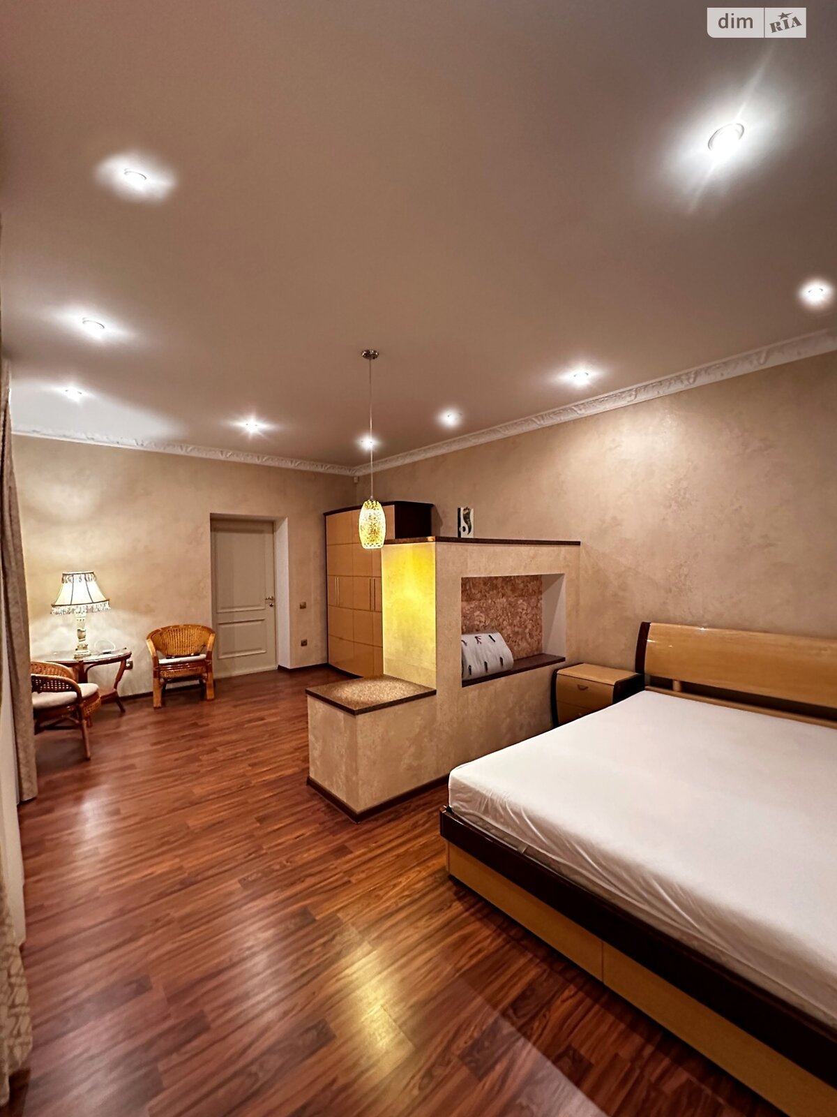 двухэтажный дом с верандой, 578 кв. м, инкерманский камень. Продажа в Херсоне район Днепровский фото 1 двухэтажный дом с верандой, 578 кв. м, инкерманский камень. Продажа в Херсоне район Днепровский фото 1