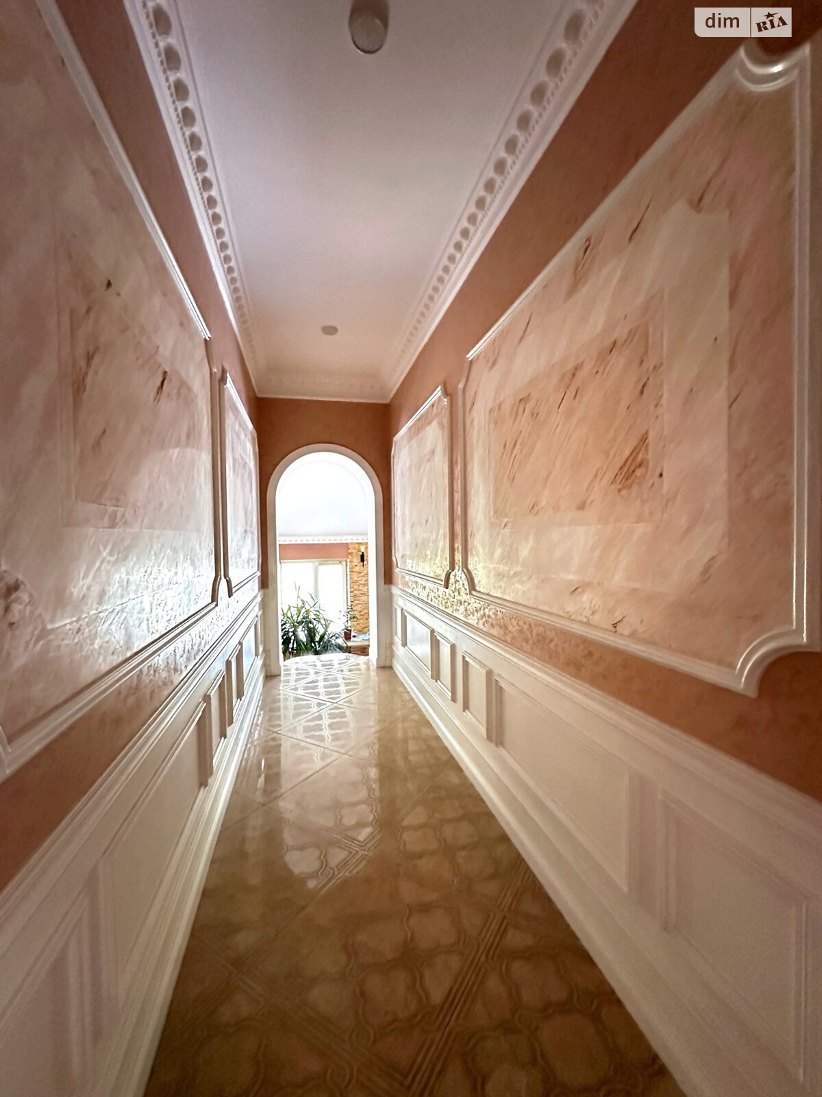 двухэтажный дом с верандой, 578 кв. м, инкерманский камень. Продажа в Херсоне район Днепровский фото 1 двухэтажный дом с верандой, 578 кв. м, инкерманский камень. Продажа в Херсоне район Днепровский фото 1