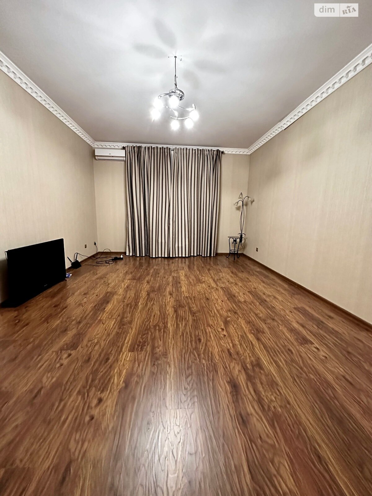 двухэтажный дом с верандой, 578 кв. м, инкерманский камень. Продажа в Херсоне район Днепровский фото 1 двухэтажный дом с верандой, 578 кв. м, инкерманский камень. Продажа в Херсоне район Днепровский фото 1