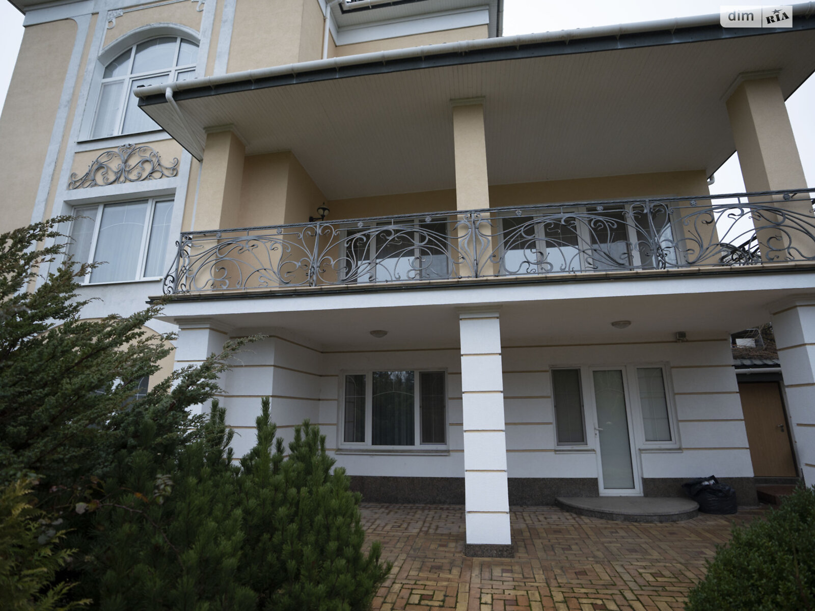 двухэтажный дом с отоплением, 220 кв. м, кирпич. Продажа в Хлепче фото 1