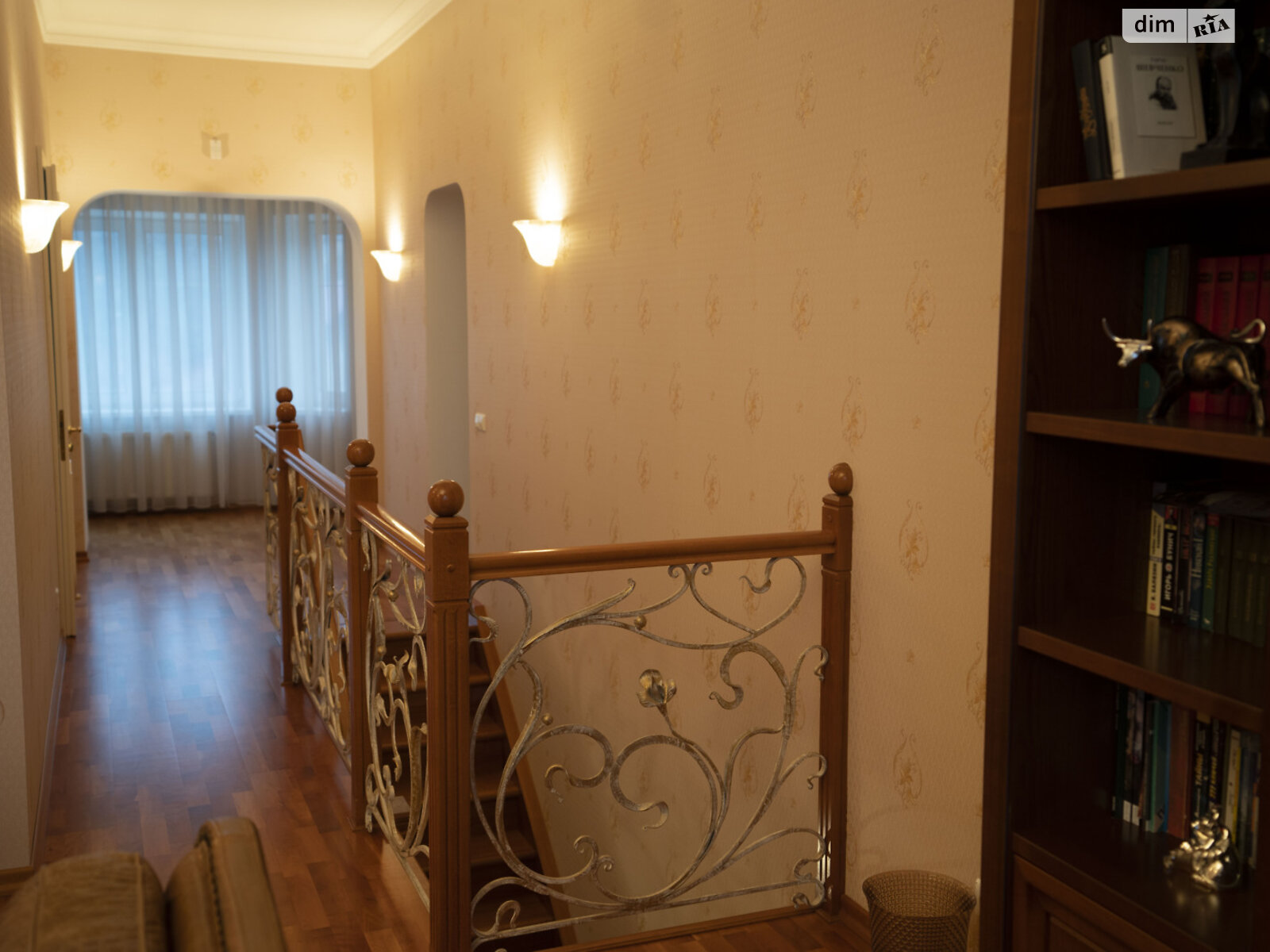 двухэтажный дом с отоплением, 220 кв. м, кирпич. Продажа в Хлепче фото 1