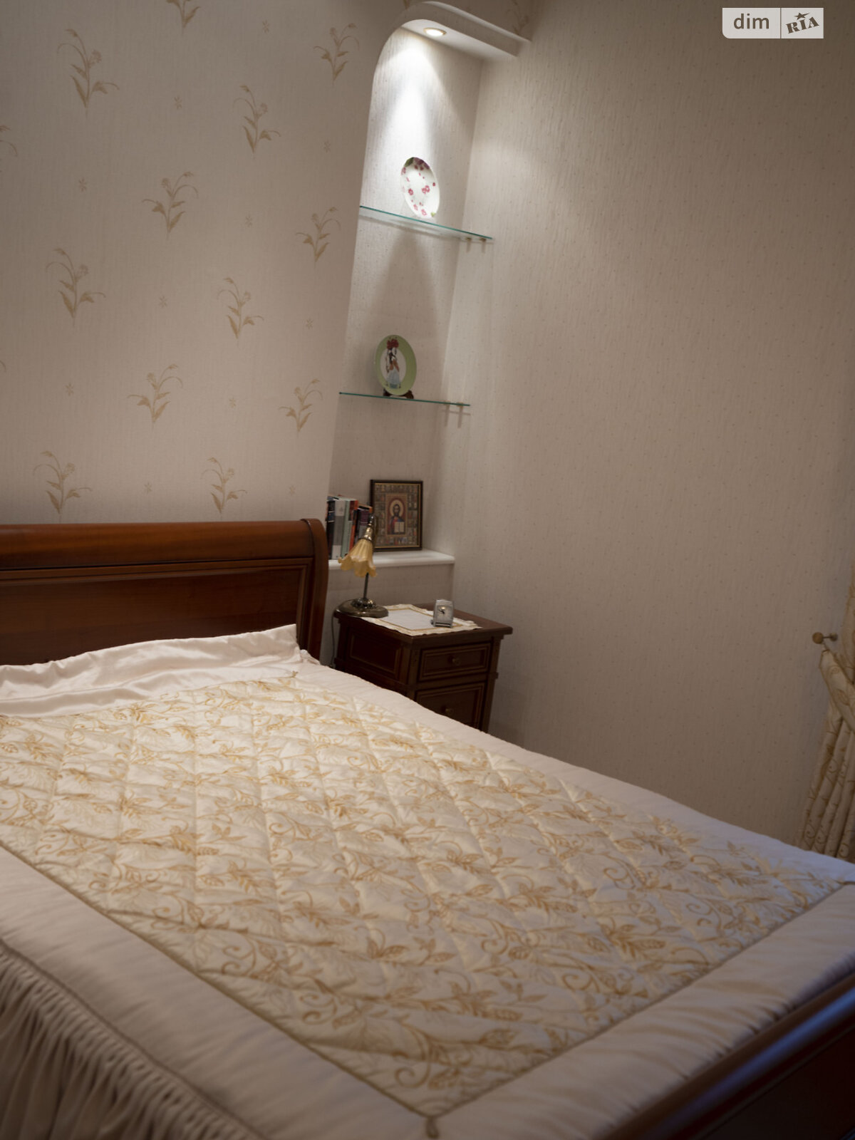 двухэтажный дом с отоплением, 220 кв. м, кирпич. Продажа в Хлепче фото 1