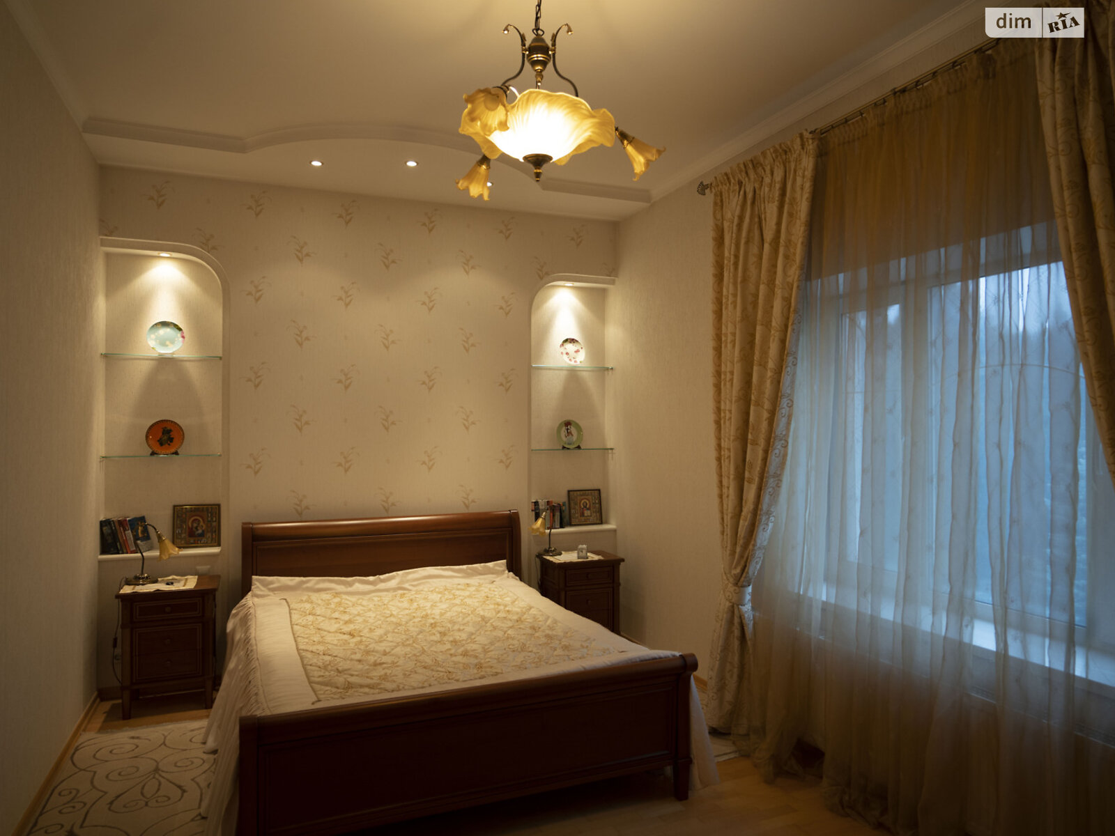 двухэтажный дом с отоплением, 220 кв. м, кирпич. Продажа в Хлепче фото 1