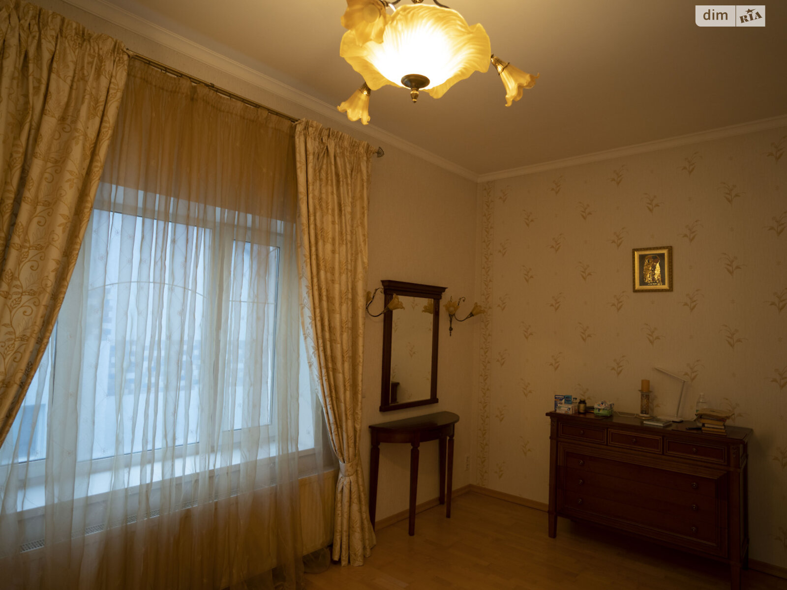 двухэтажный дом с отоплением, 220 кв. м, кирпич. Продажа в Хлепче фото 1