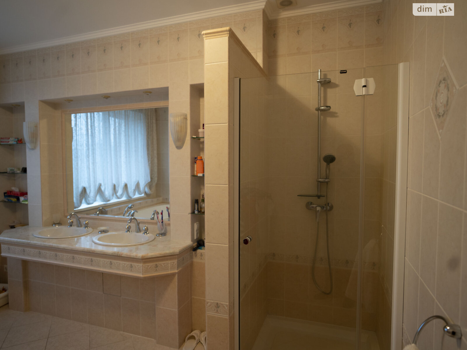 двухэтажный дом с отоплением, 220 кв. м, кирпич. Продажа в Хлепче фото 1