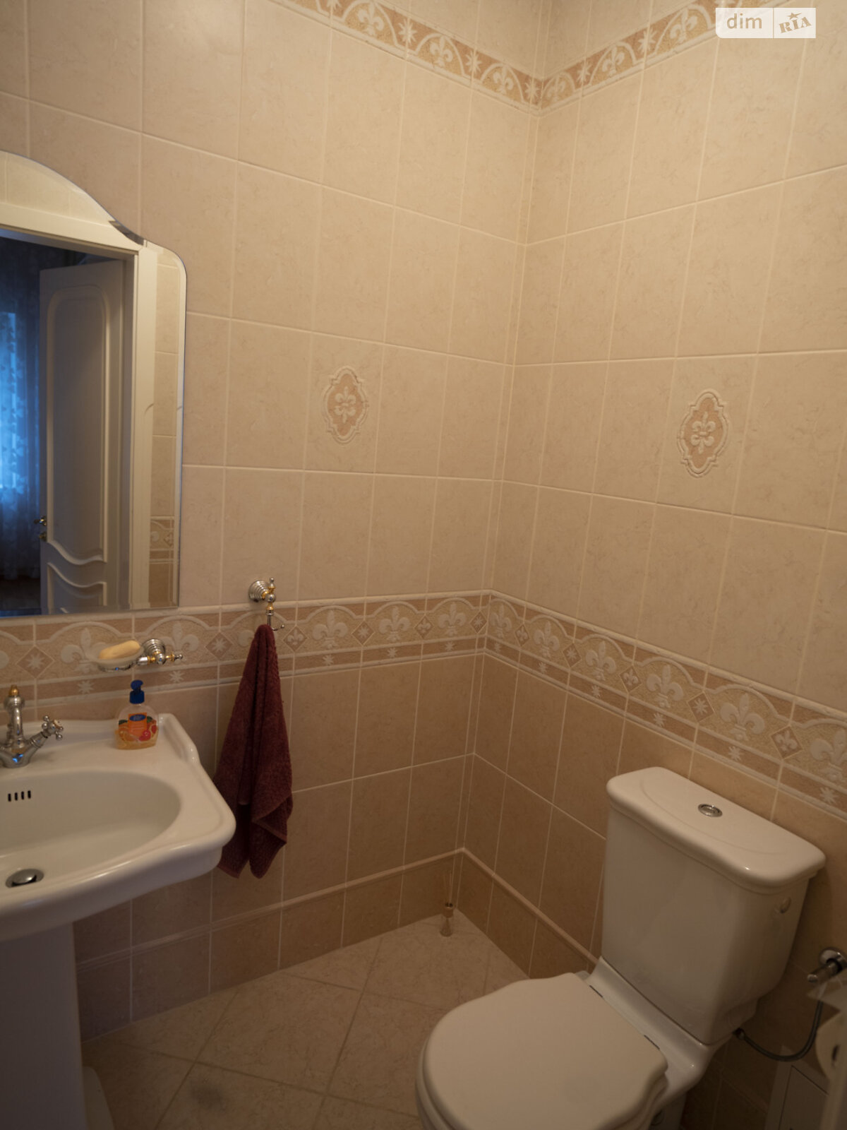 двухэтажный дом с отоплением, 220 кв. м, кирпич. Продажа в Хлепче фото 1