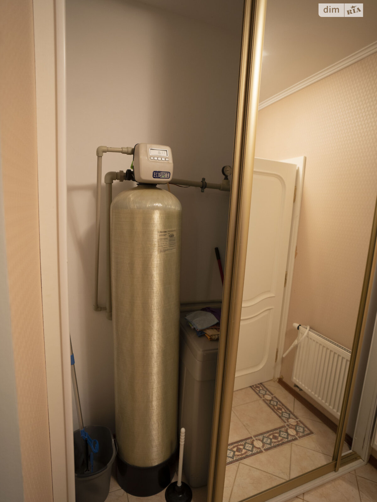 двухэтажный дом с отоплением, 220 кв. м, кирпич. Продажа в Хлепче фото 1