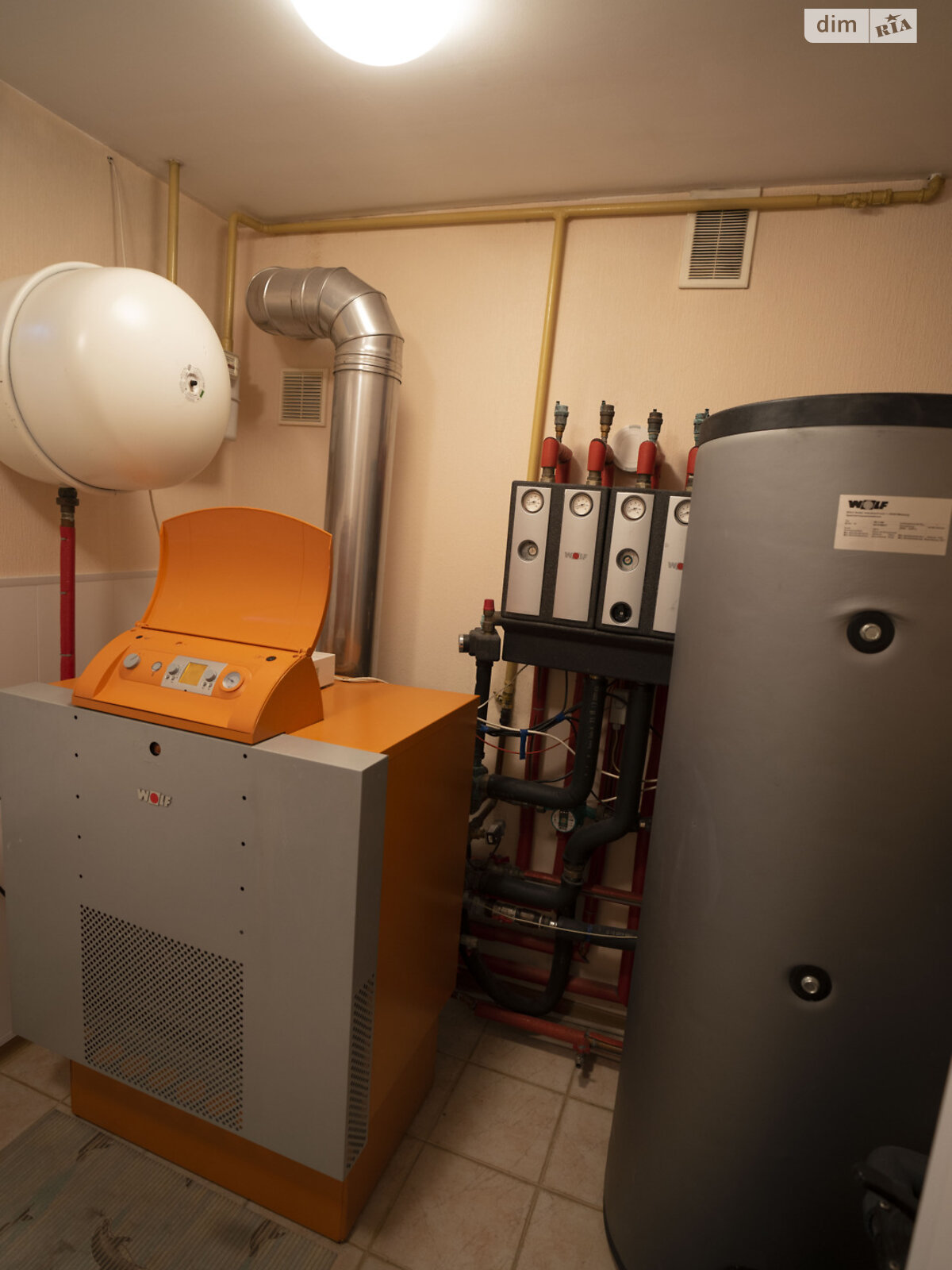 двухэтажный дом с отоплением, 220 кв. м, кирпич. Продажа в Хлепче фото 1