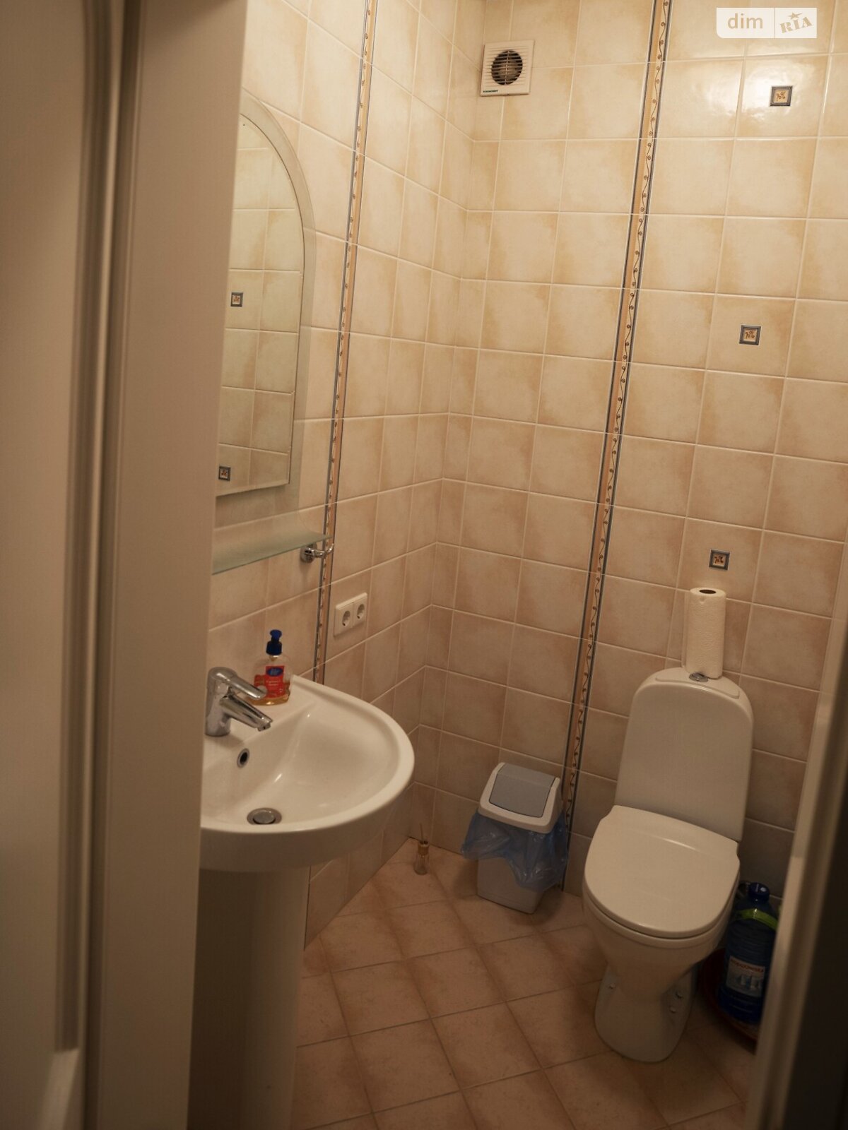 двухэтажный дом с отоплением, 220 кв. м, кирпич. Продажа в Хлепче фото 1