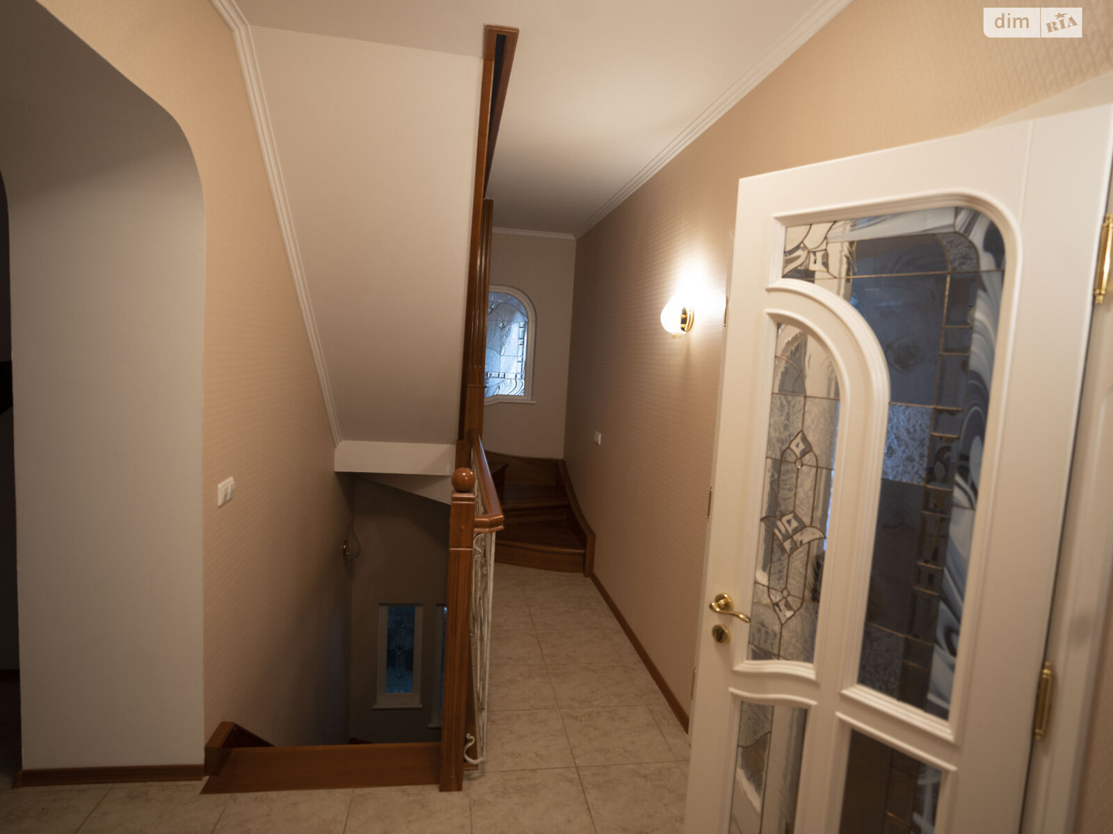 двухэтажный дом с отоплением, 220 кв. м, кирпич. Продажа в Хлепче фото 1