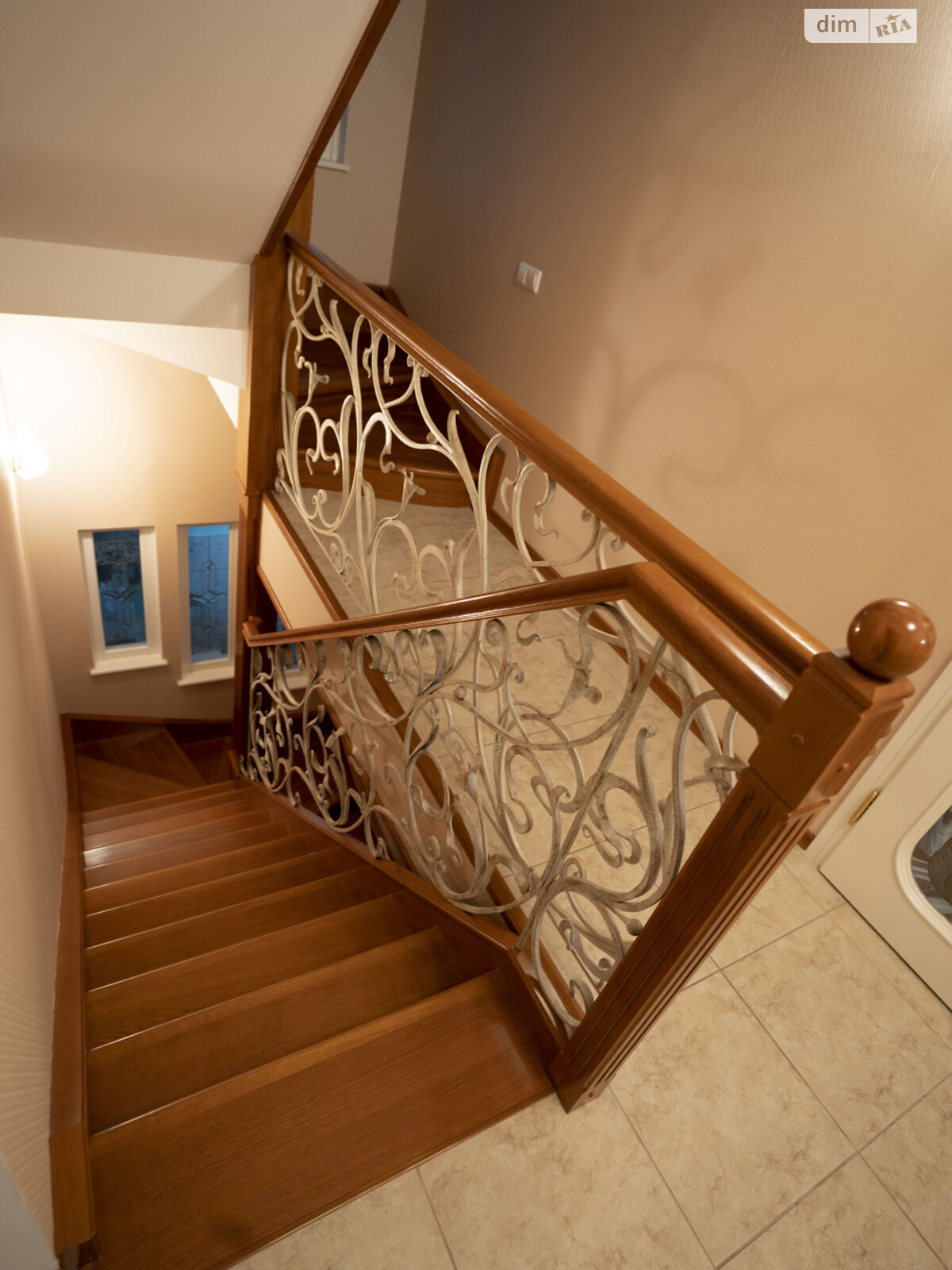 двухэтажный дом с отоплением, 220 кв. м, кирпич. Продажа в Хлепче фото 1