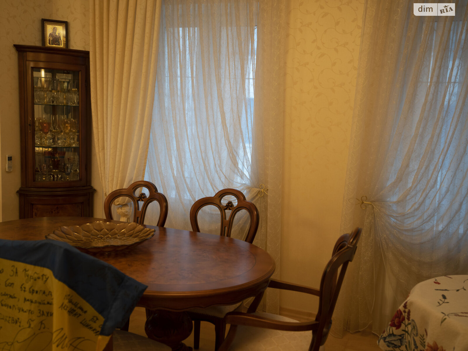 двухэтажный дом с отоплением, 220 кв. м, кирпич. Продажа в Хлепче фото 1