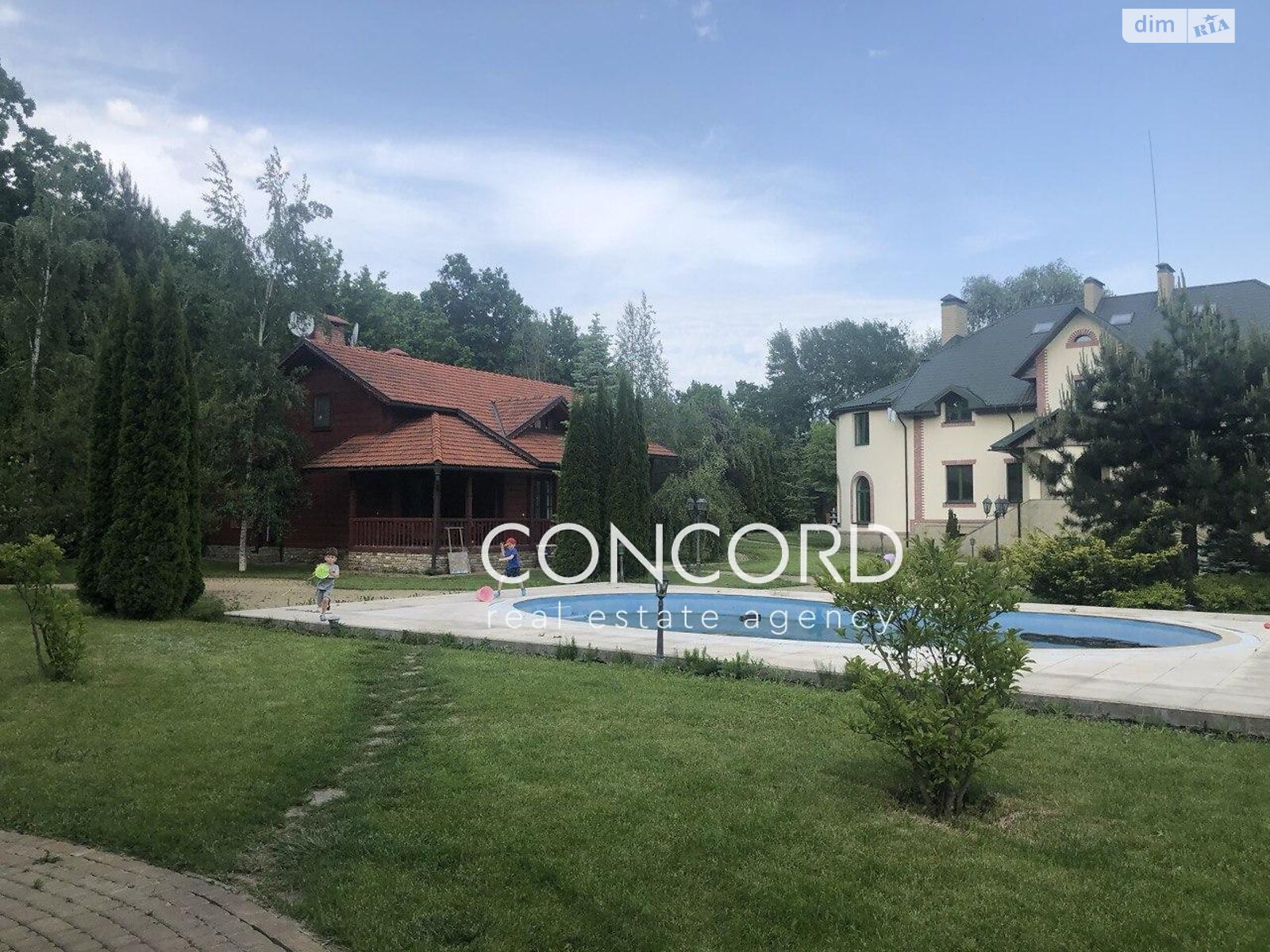 трехэтажный дом с отоплением, 725.9 кв. м, кирпич. Продажа в Хлепче фото 1 трехэтажный дом с отоплением, 725.9 кв. м, кирпич. Продажа в Хлепче фото 1