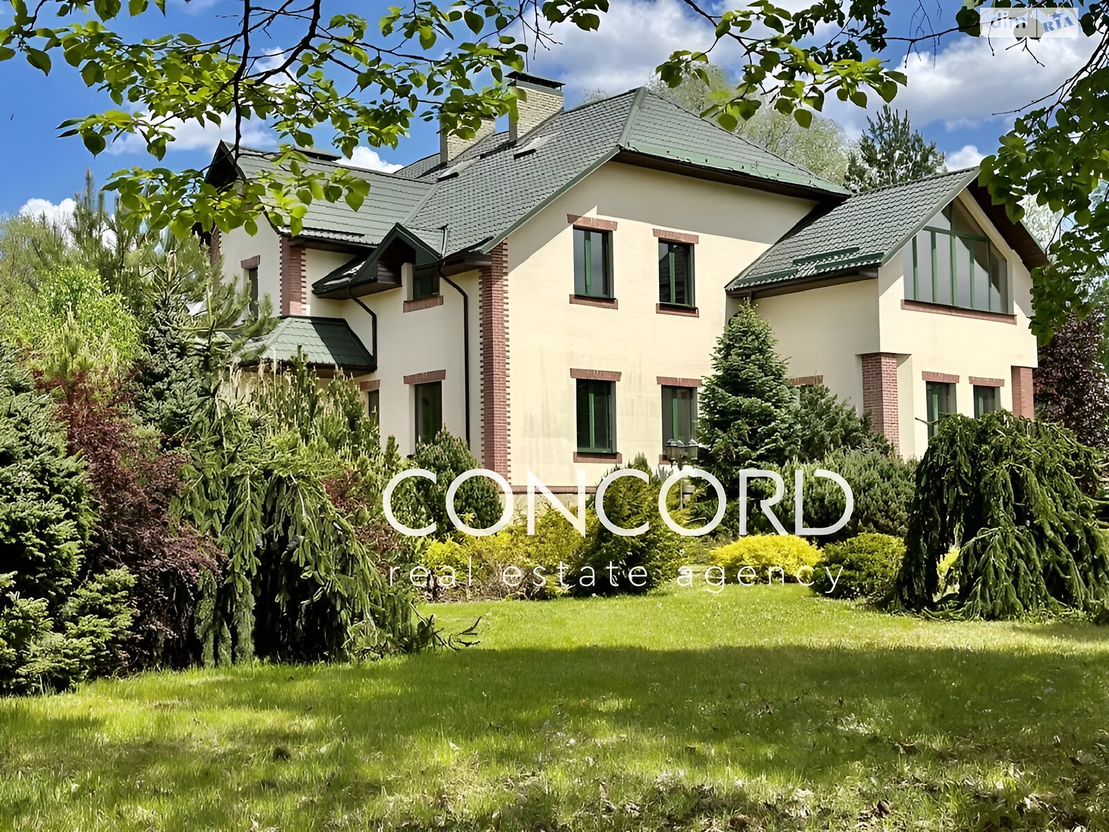 трехэтажный дом с отоплением, 725.9 кв. м, кирпич. Продажа в Хлепче фото 1 трехэтажный дом с отоплением, 725.9 кв. м, кирпич. Продажа в Хлепче фото 1