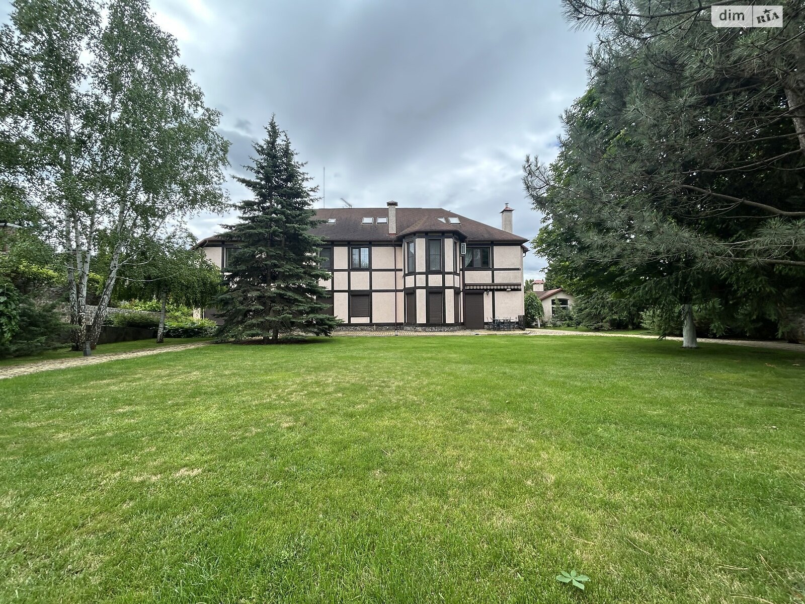 двухэтажный дом, 400 кв. м, кирпич. Продажа в Хлепче фото 1 двухэтажный дом, 400 кв. м, кирпич. Продажа в Хлепче фото 1