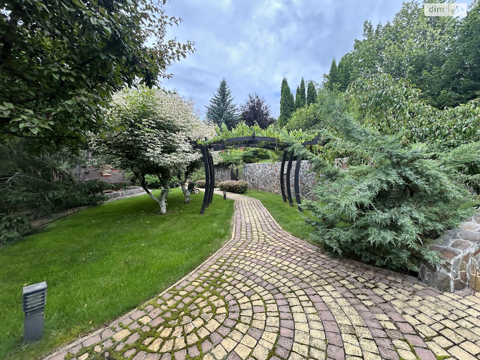 двухэтажный дом, 400 кв. м, кирпич. Продажа в Хлепче фото 1 двухэтажный дом, 400 кв. м, кирпич. Продажа в Хлепче фото 1