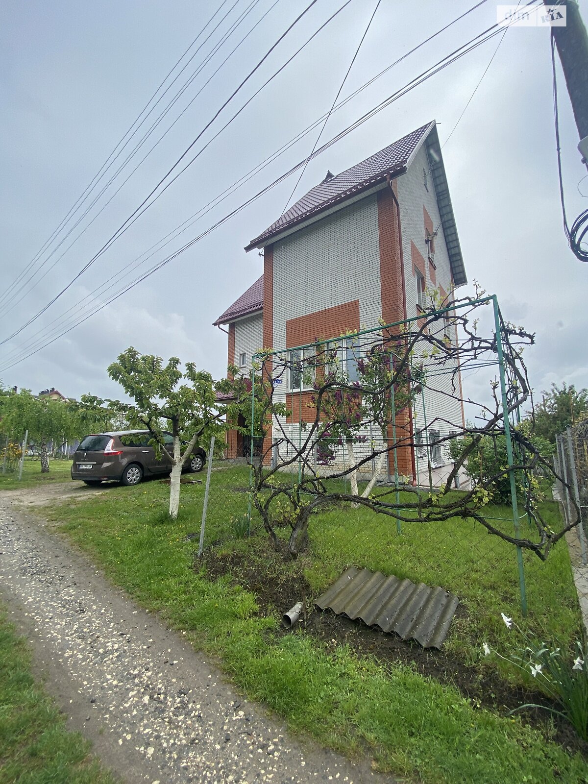 триповерховий будинок з гаражем, 348.7 кв. м, кирпич. Продаж в Хмельницькому, район Дубове фото 1 триповерховий будинок з гаражем, 348.7 кв. м, кирпич. Продаж в Хмельницькому, район Дубове фото 1