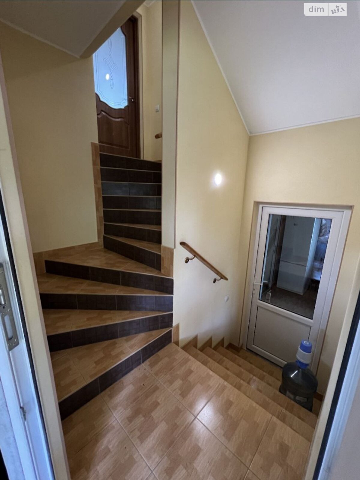 трехэтажный дом с гаражом, 348 кв. м, кирпич. Продажа в Хмельницком район Дубово фото 1 трехэтажный дом с гаражом, 348 кв. м, кирпич. Продажа в Хмельницком район Дубово фото 1