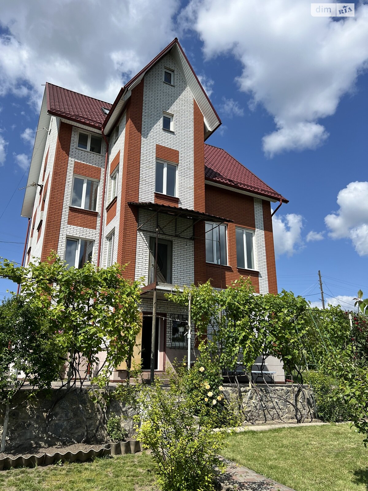 четырехэтажный дом с гаражом, 348.7 кв. м, кирпич. Продажа в Хмельницком район Дубово фото 1 четырехэтажный дом с гаражом, 348.7 кв. м, кирпич. Продажа в Хмельницком район Дубово фото 1