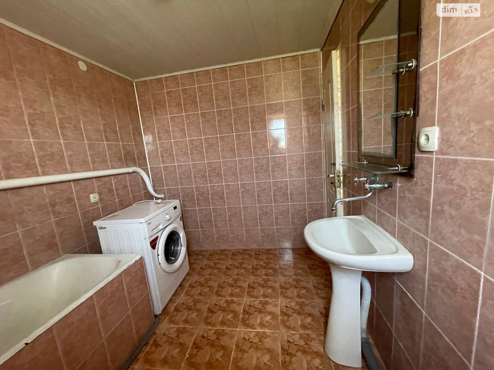 одноэтажный дом с гаражом, 63.9 кв. м, кирпич. Продажа в Хмельницком район Дубово фото 1 одноэтажный дом с гаражом, 63.9 кв. м, кирпич. Продажа в Хмельницком район Дубово фото 1