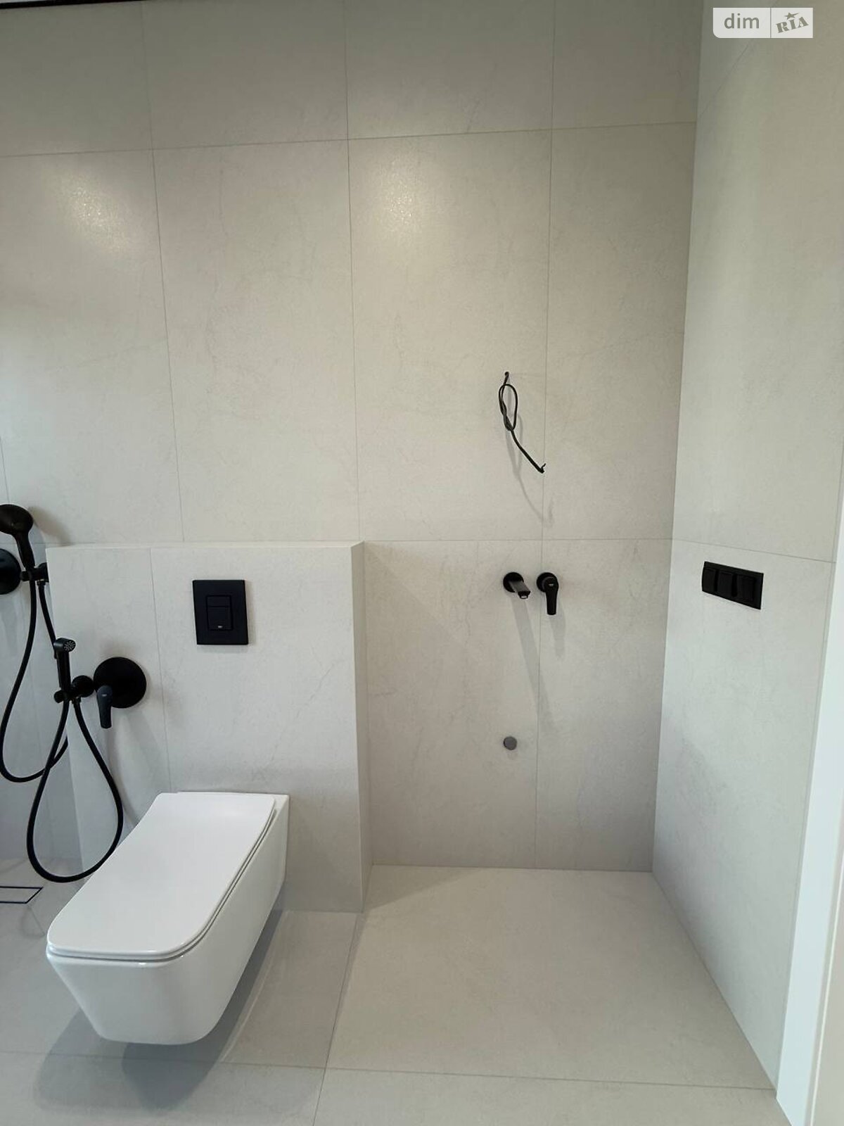 одноэтажный дом с ремонтом, 100 кв. м, кирпич. Продажа в Хмельницком район Лезневое фото 1