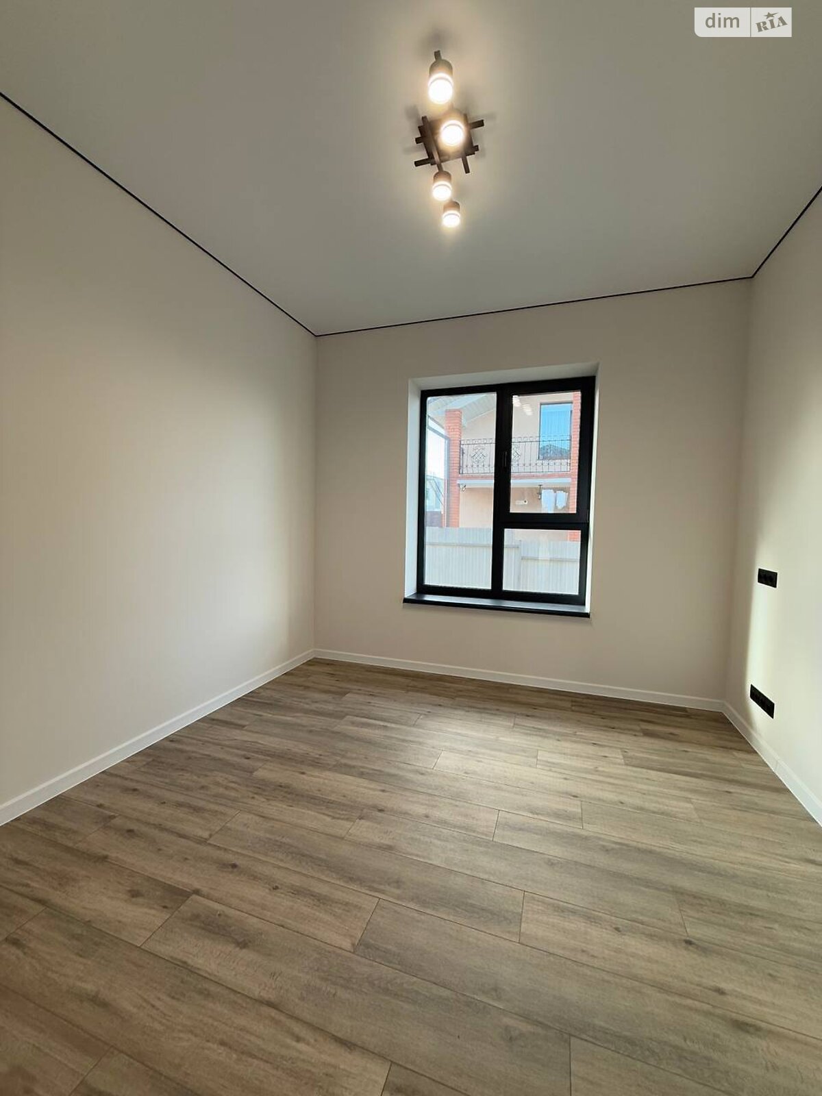 одноэтажный дом с ремонтом, 100 кв. м, кирпич. Продажа в Хмельницком район Лезневое фото 1