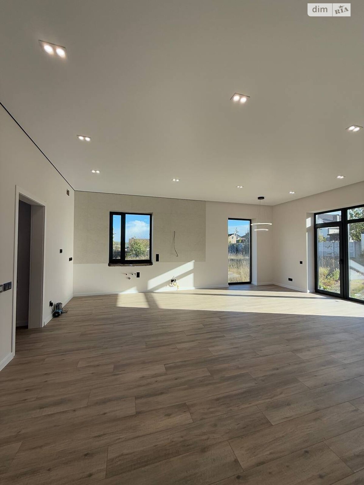 одноэтажный дом с ремонтом, 100 кв. м, кирпич. Продажа в Хмельницком район Лезневое фото 1